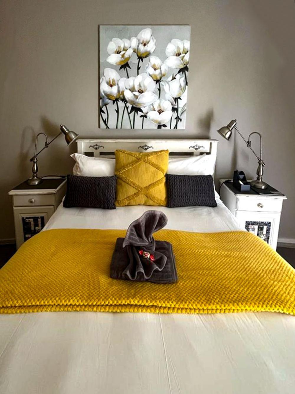 Deluxe Double Room with Shower - Photo 5