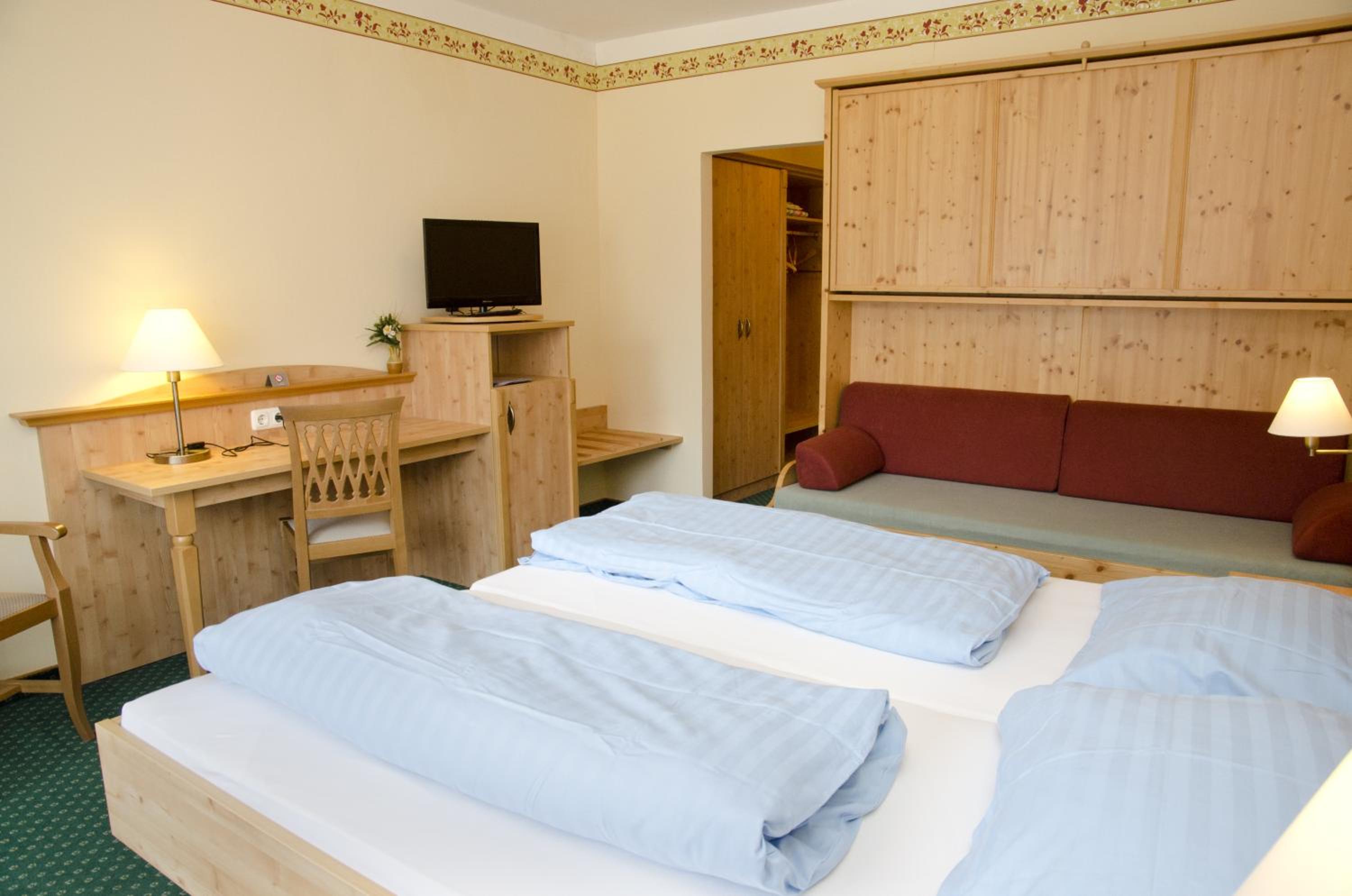 Double Room with Shower photo 1