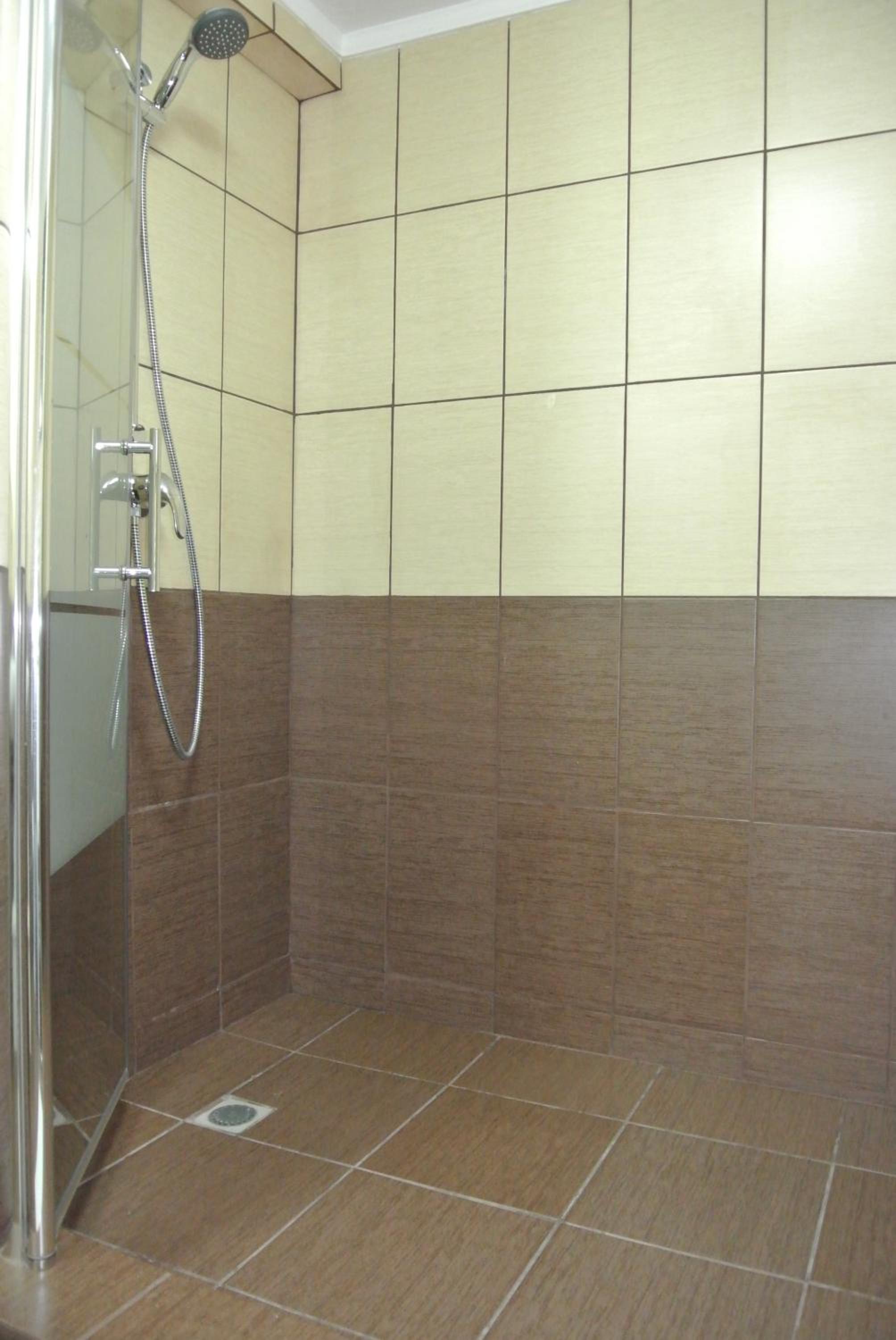 Standard Double Room - Photo 9