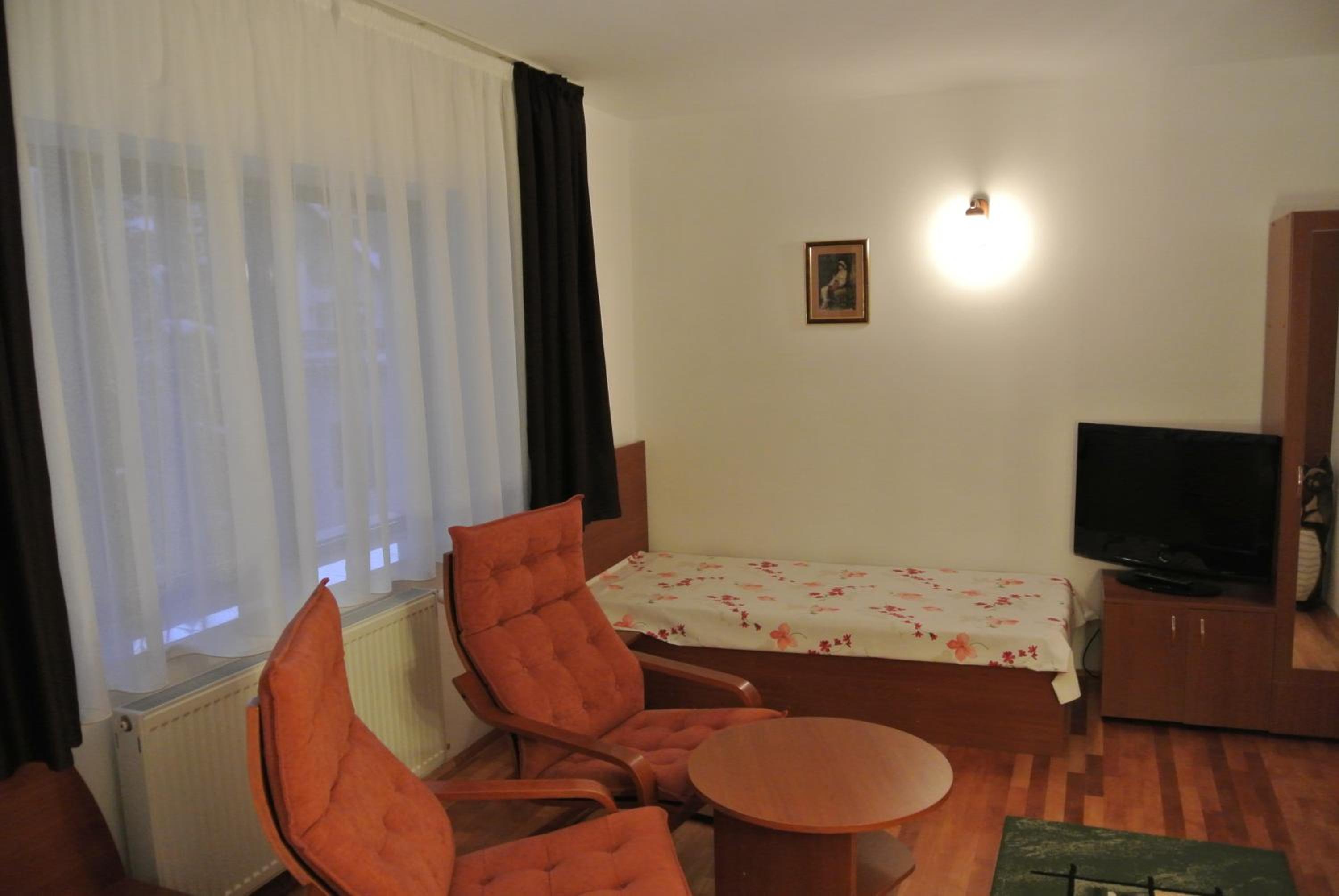 Suite - Photo 10