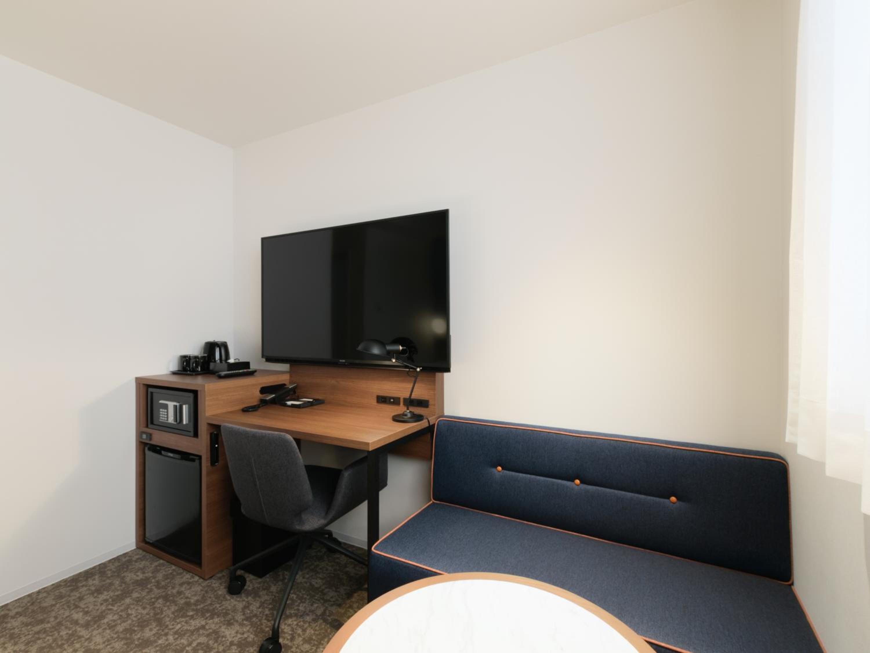 Standard Twin Room - Non Smoking - Photo 4