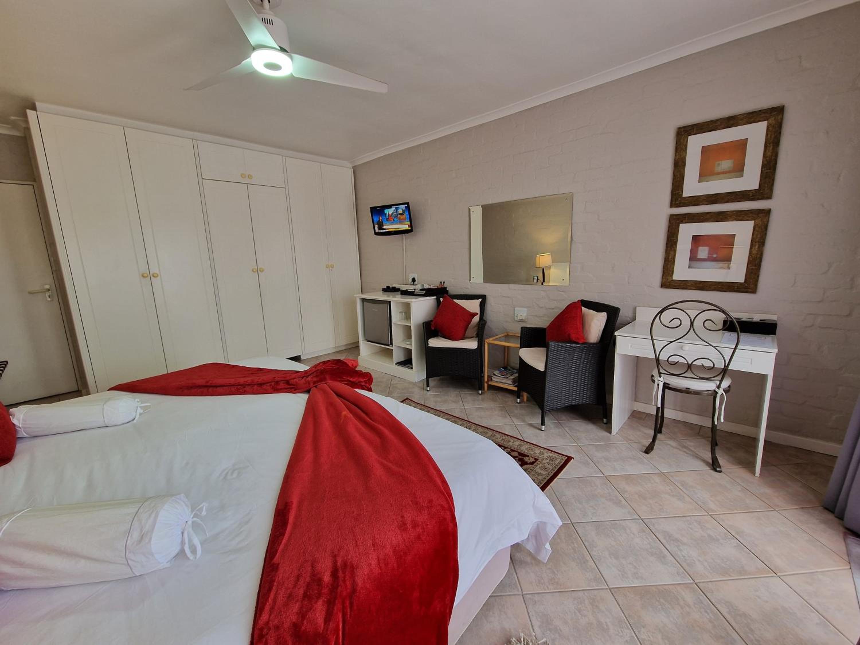 Superior Twin Room with Garden View photo 2