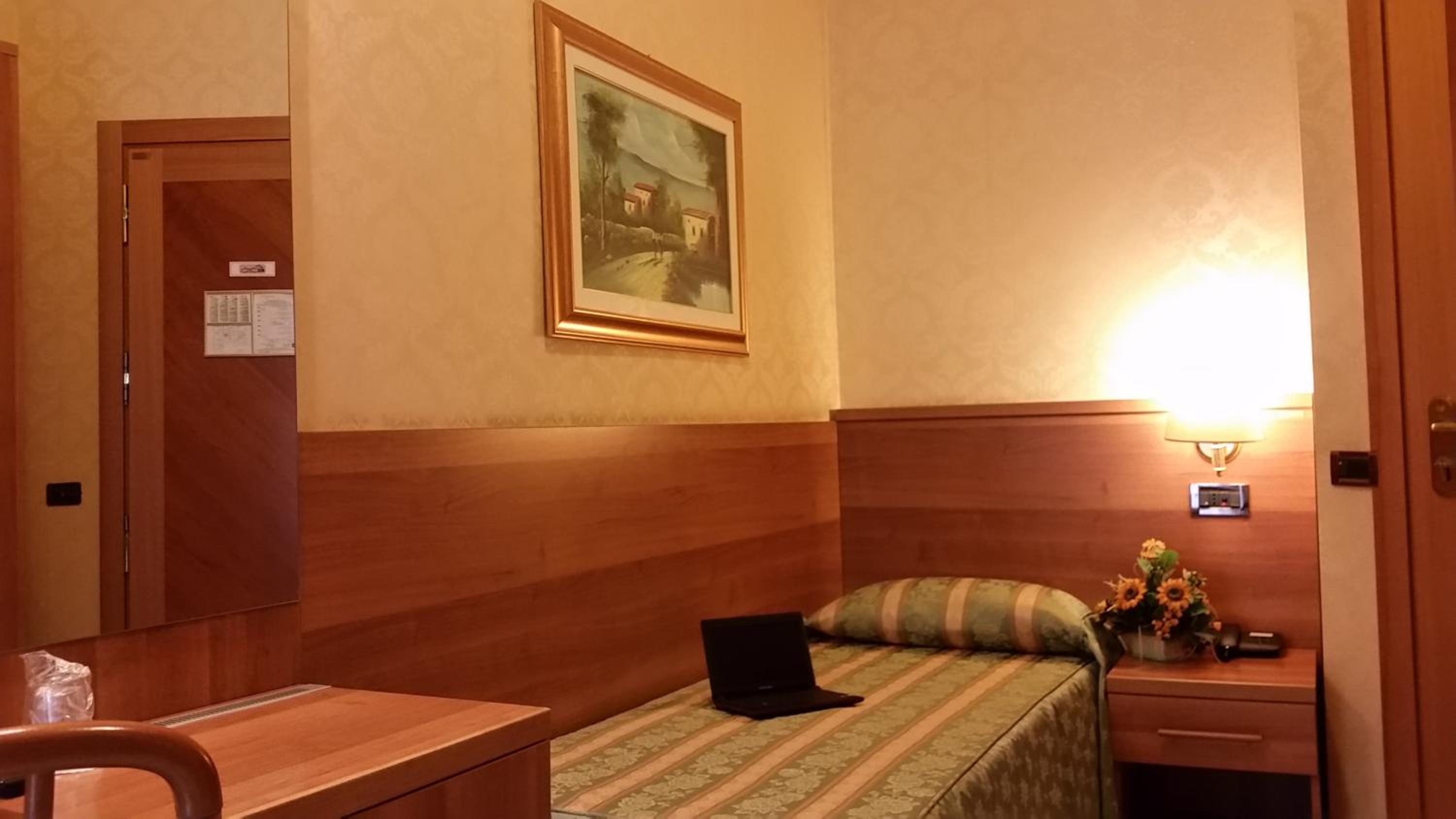 Single Room photo 1