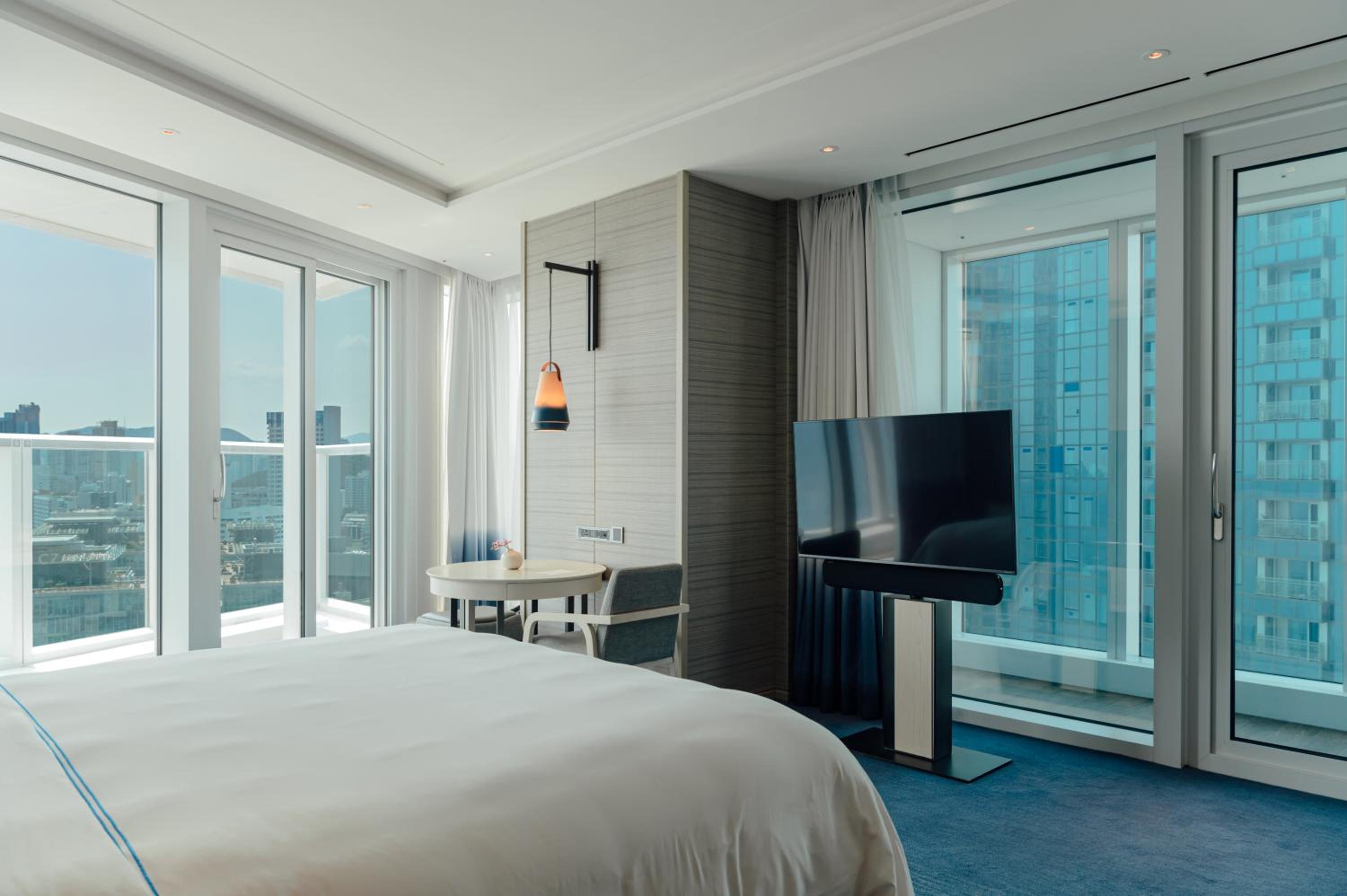 SIGNIEL Premier Double Room with Ocean View - Photo 2