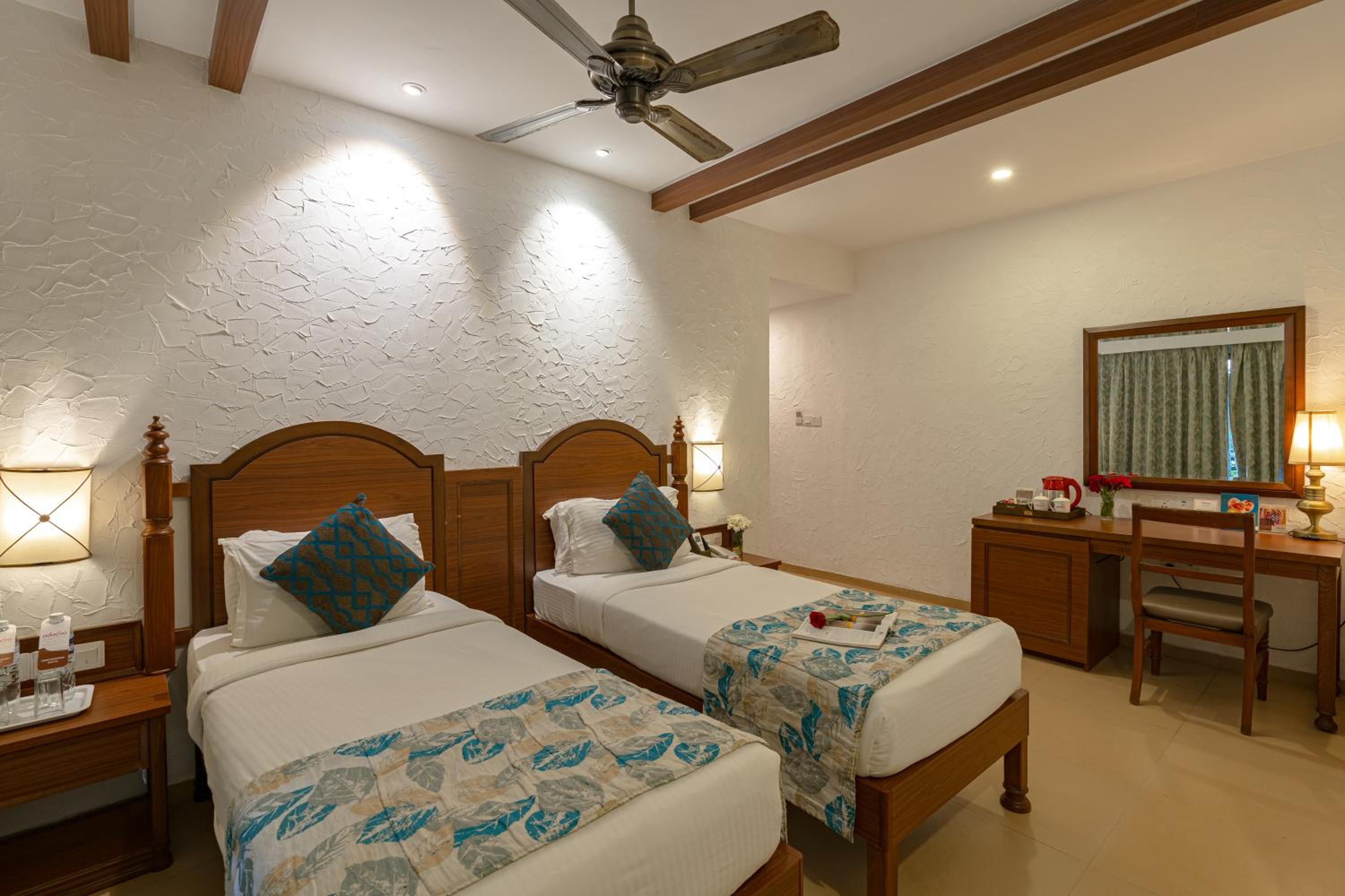 Deluxe Double or Twin Room - Photo 6