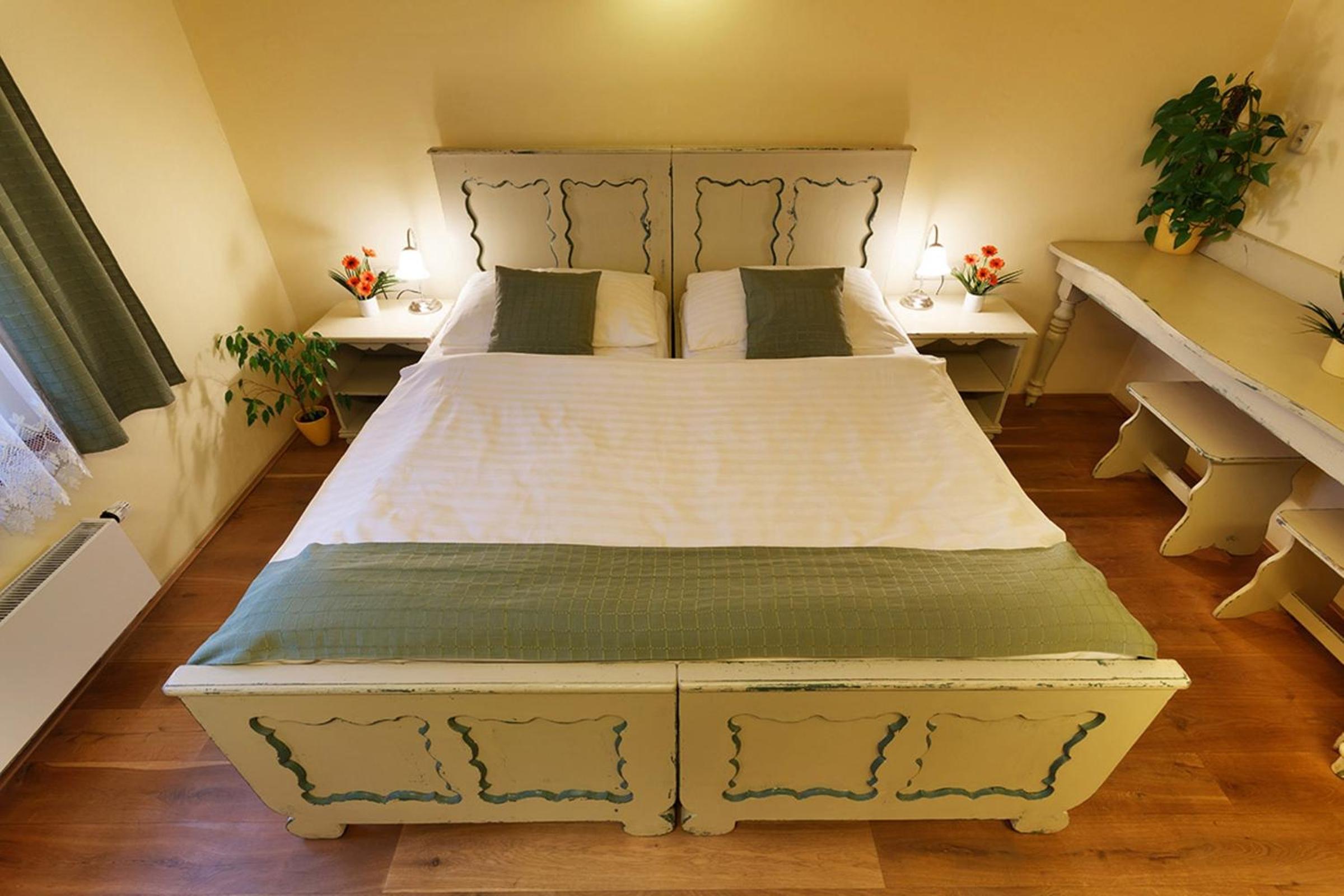 Twin Room - Photo 16