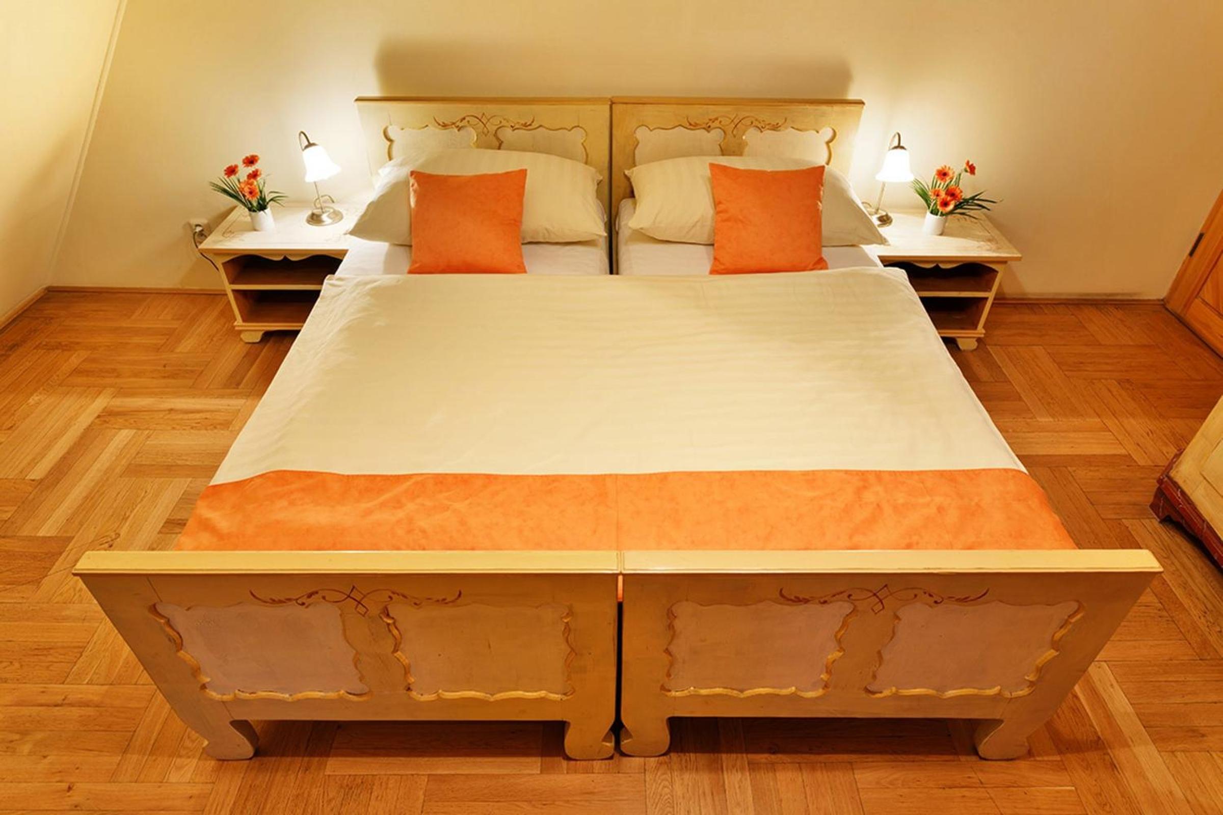 Twin Room - Photo 13