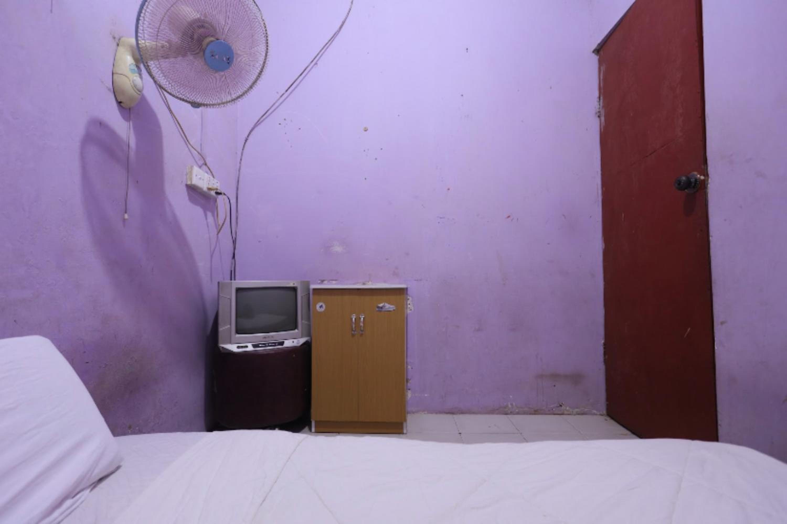 Budget Double Room - Photo 3
