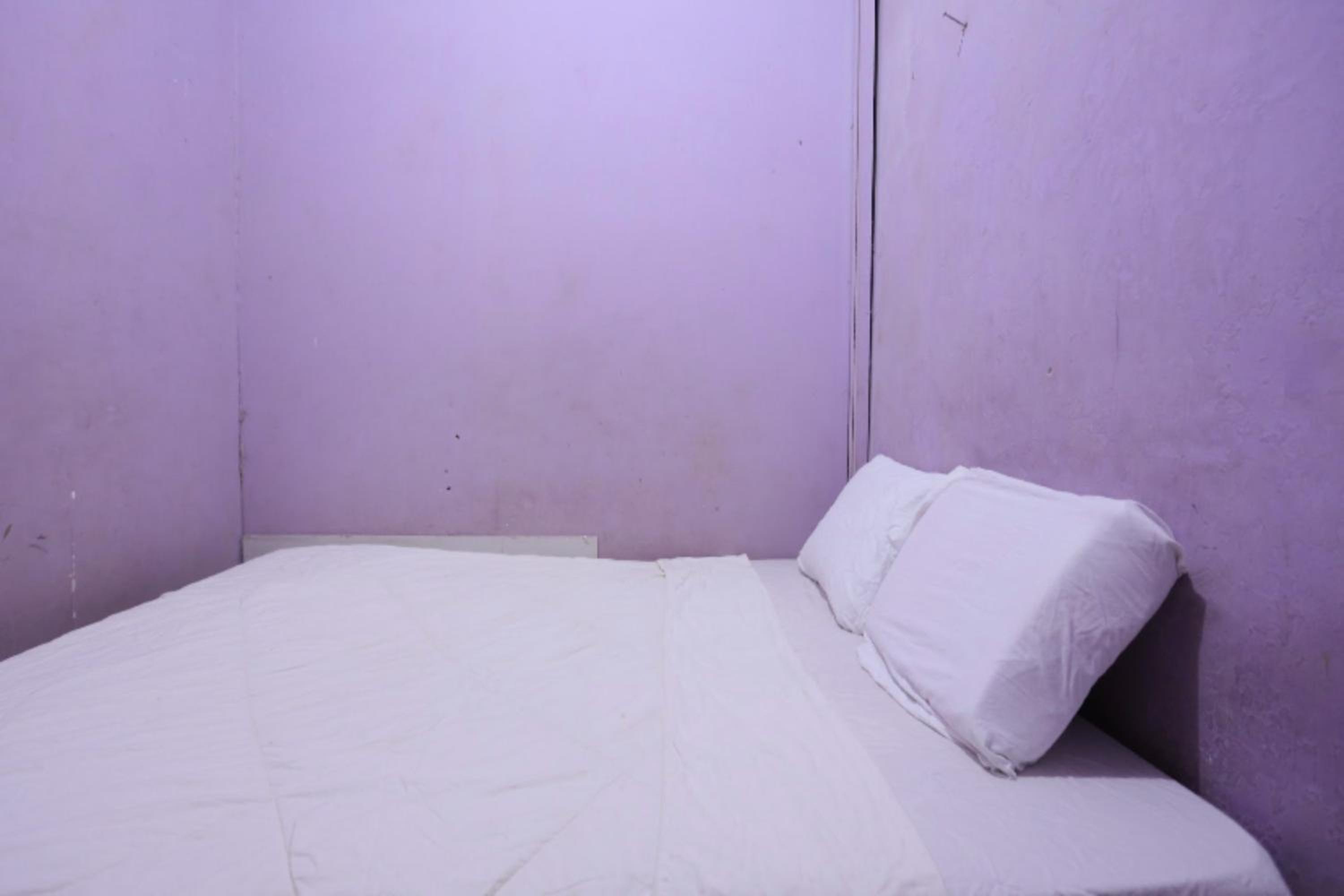 Budget Double Room - Photo 5