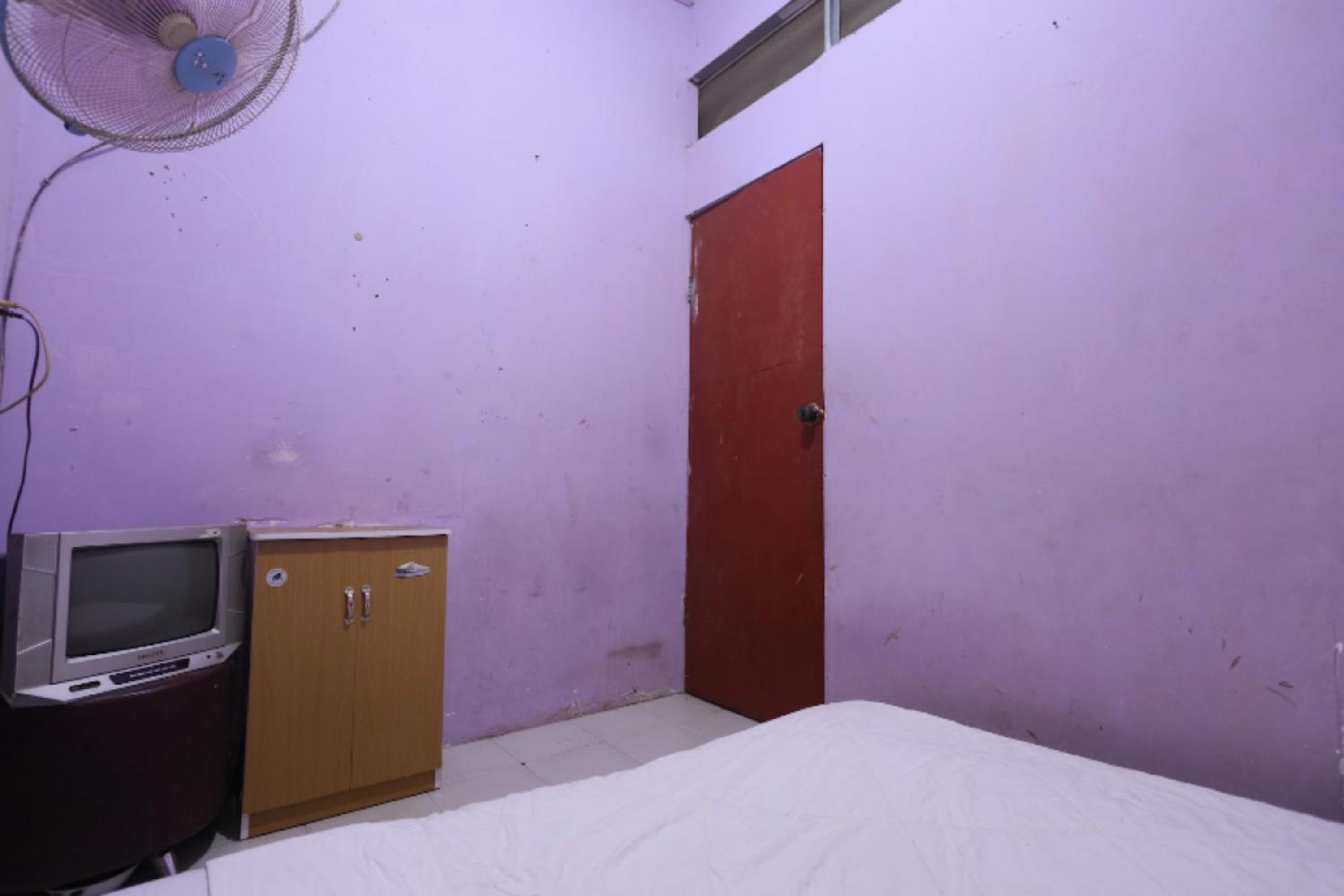 Budget Double Room - Photo 6
