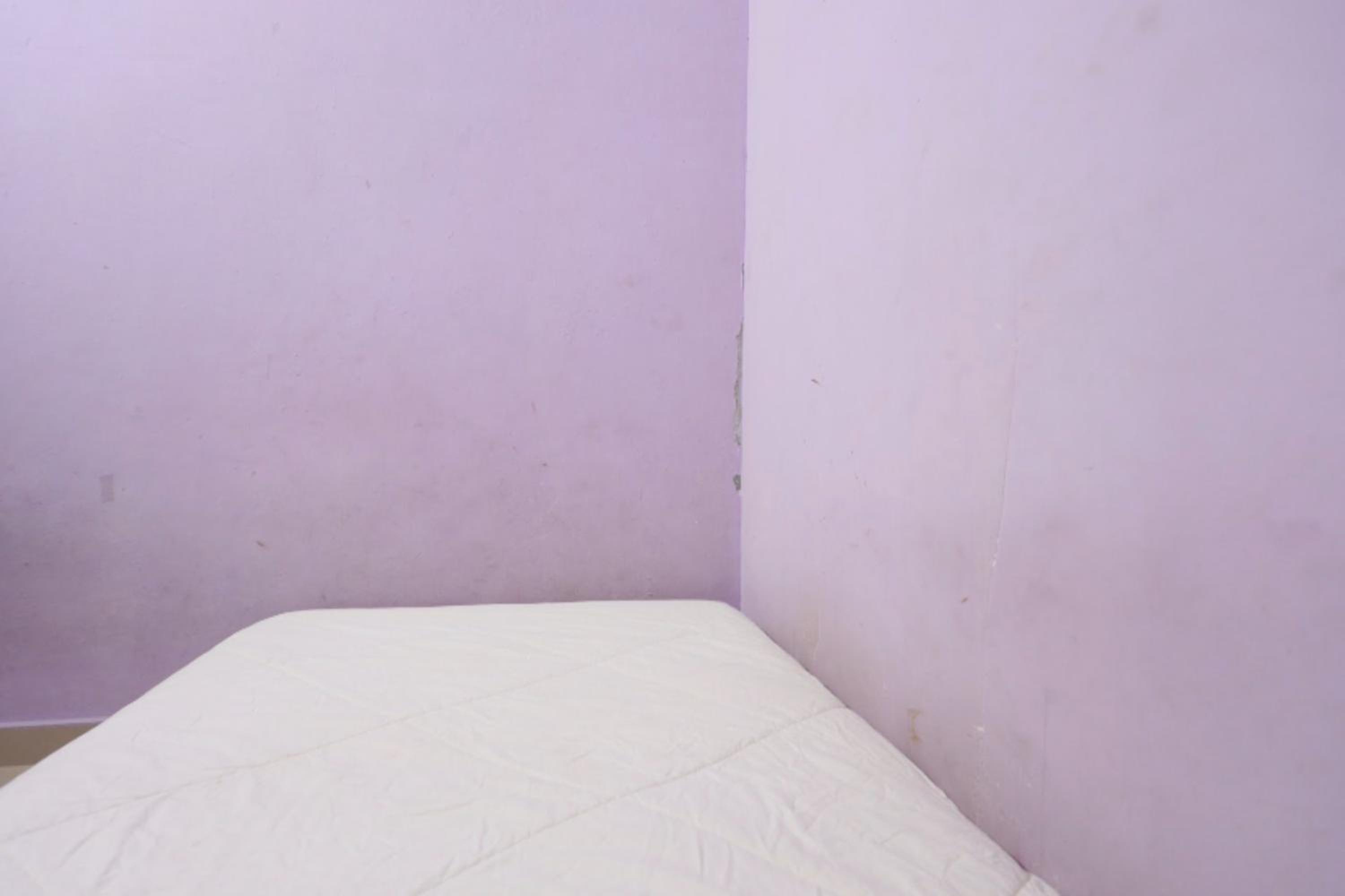 Budget Double Room - Photo 10