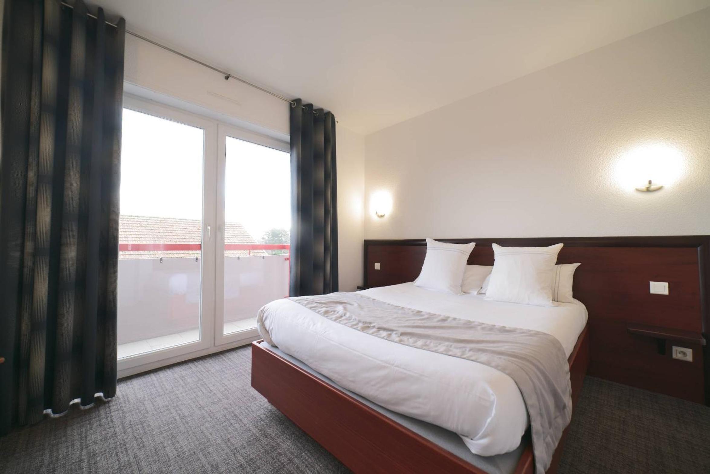 Double Room with Balcony - Photo 1