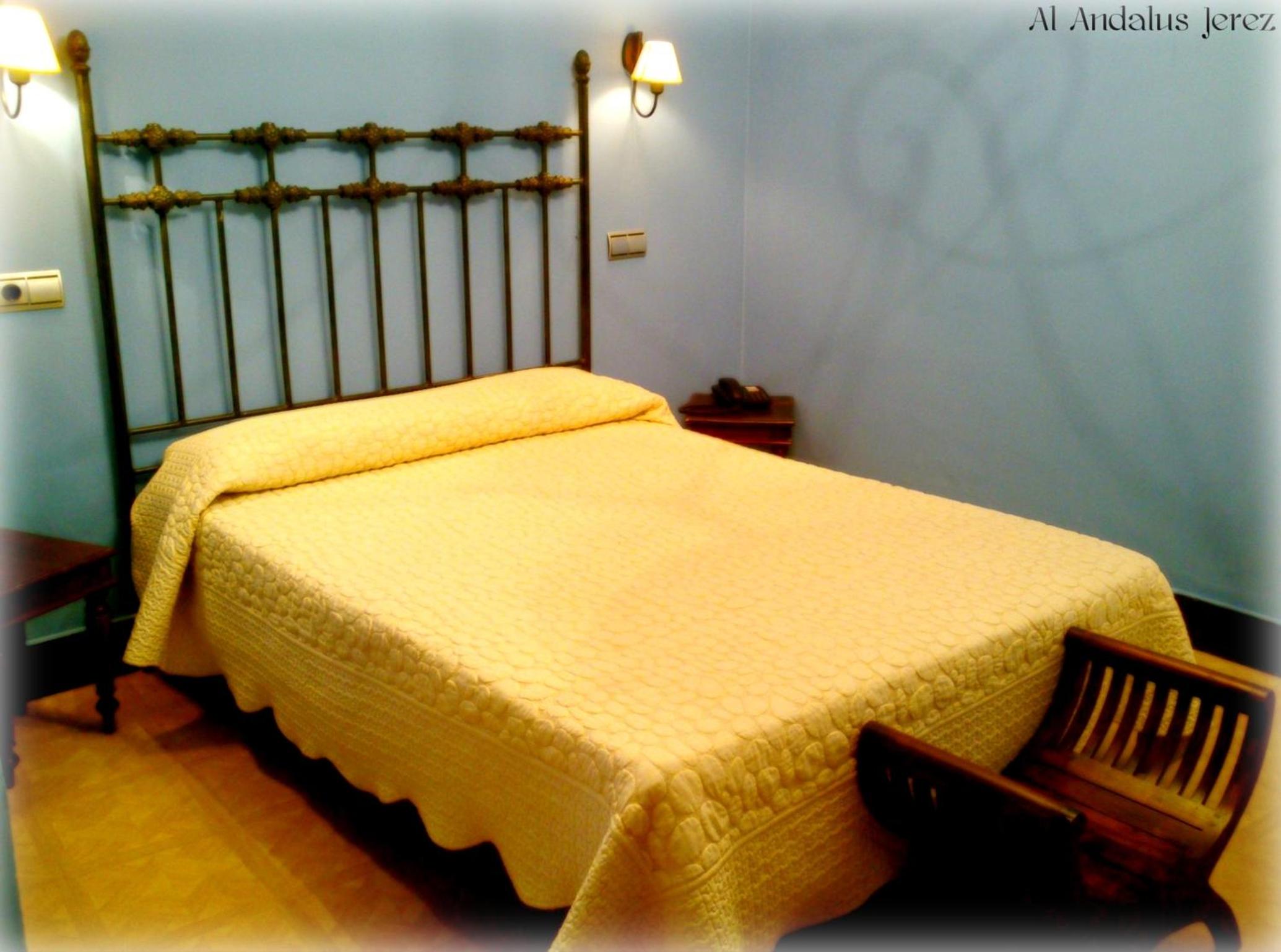 Small Double or Twin Room - Photo 7