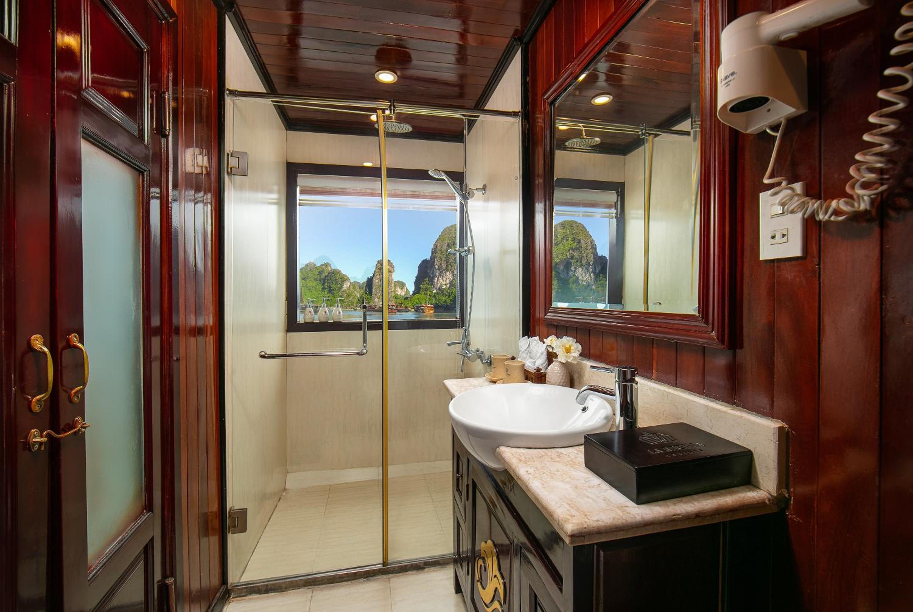 Deluxe Double Room with Sea View photo 3