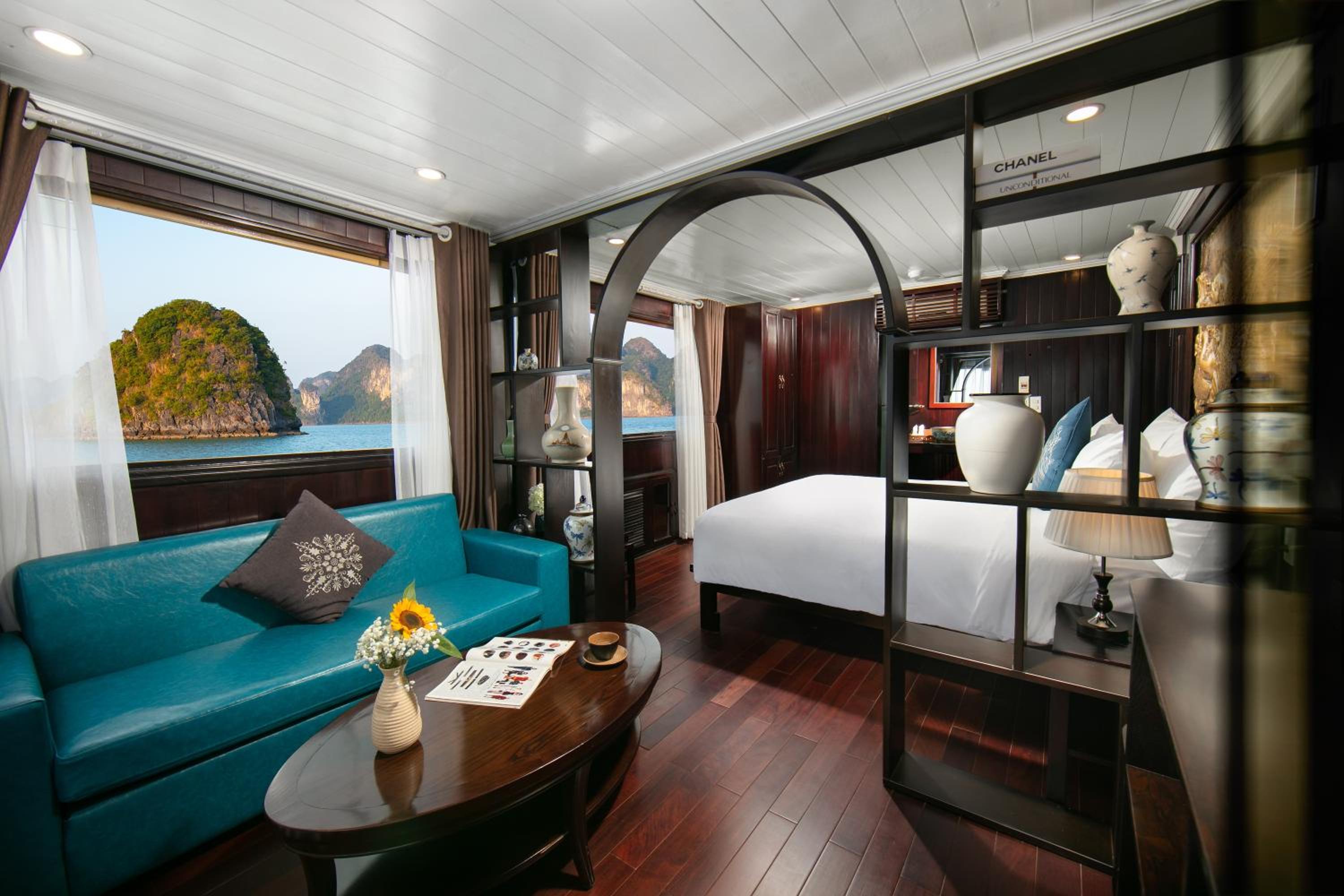 King Suite with Ocean View photo 3