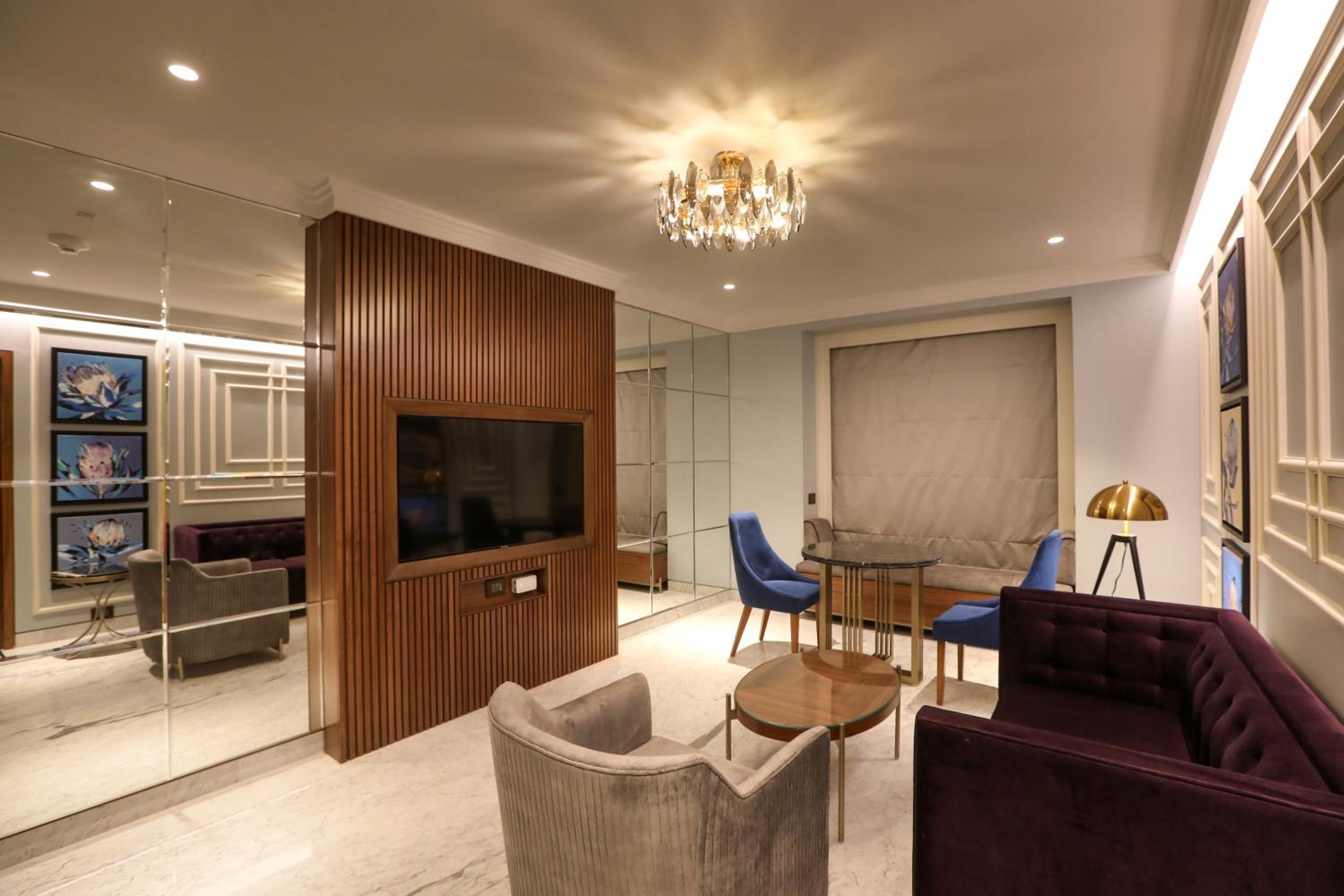 Presidential PentHouse Suite with Airport Transfers and Club Lounge access
