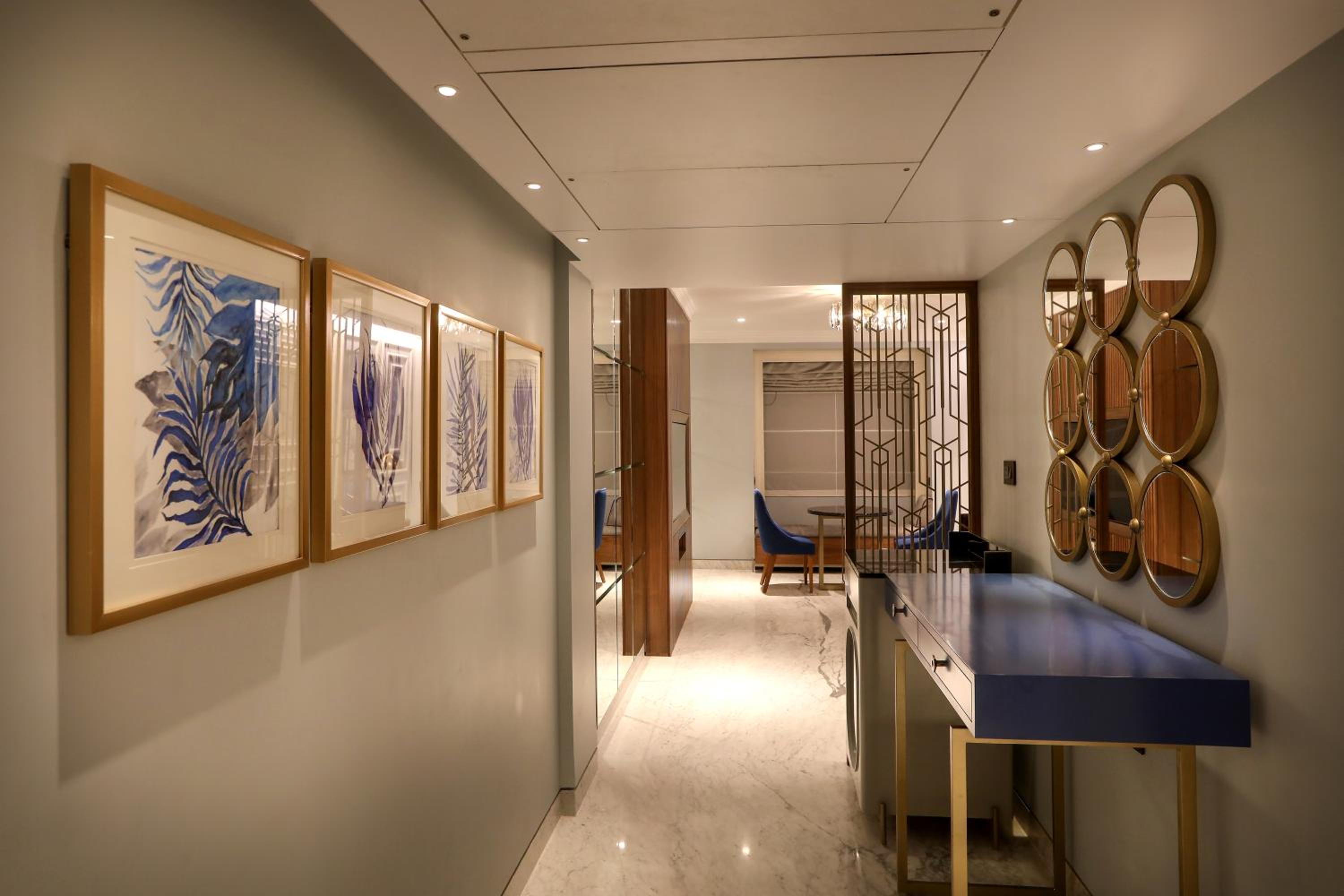 Presidential PentHouse Suite with Airport Transfers and Club Lounge access