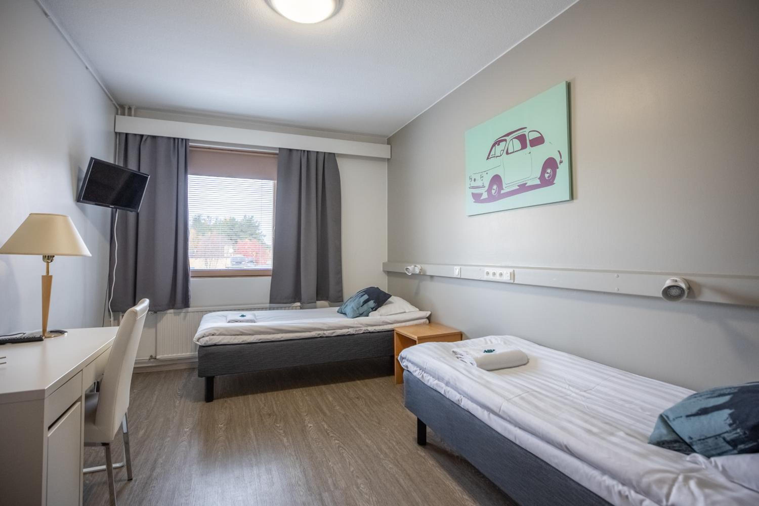 Twin Room - Photo 9