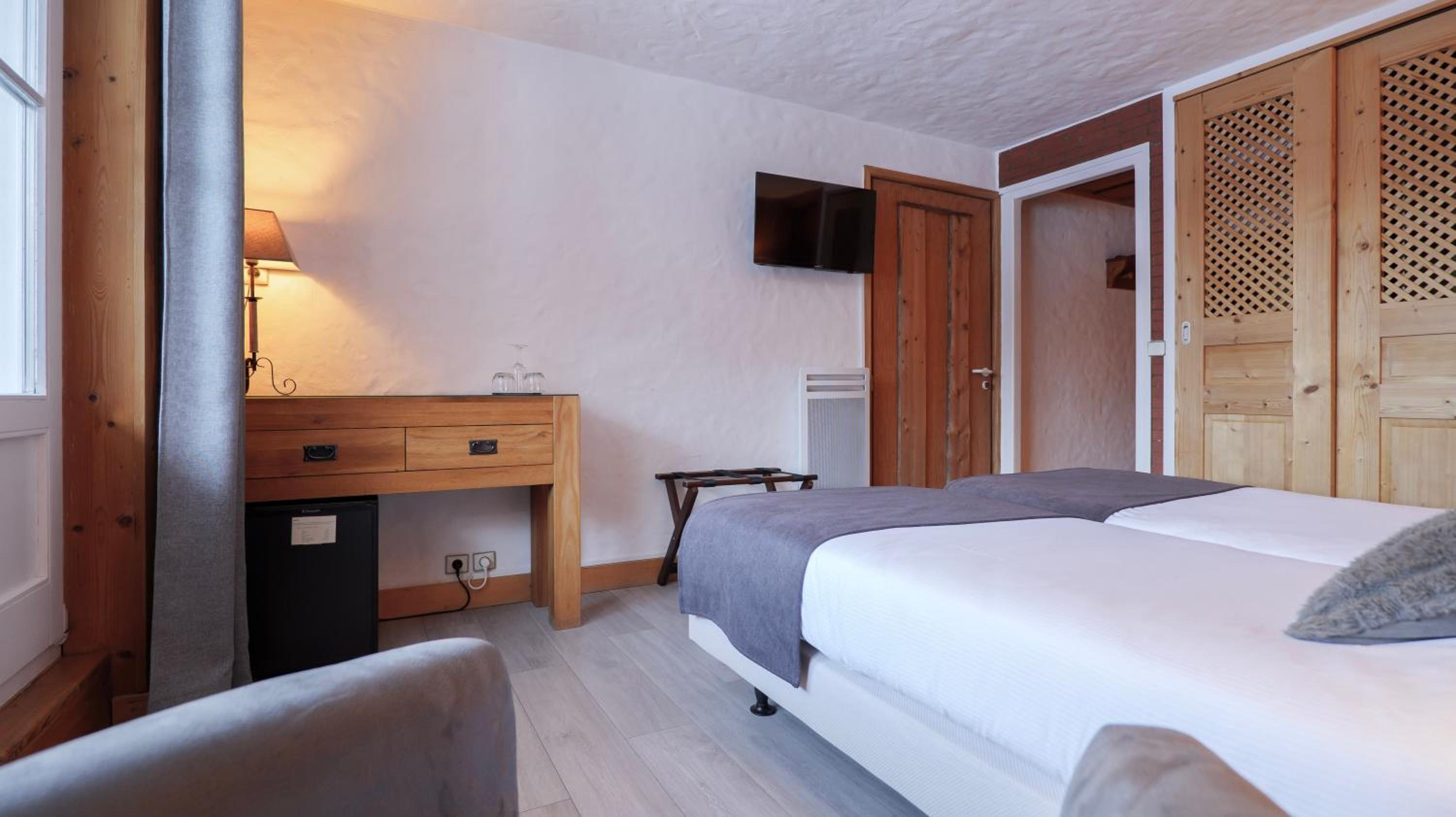 Superior Twin Room with Mont-Blanc View photo 1