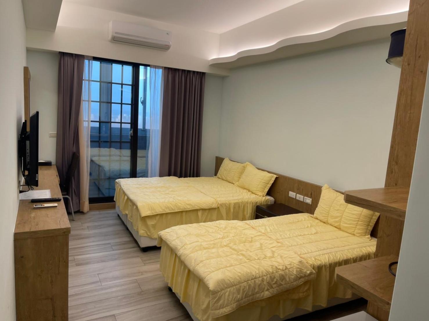Double or Twin Room with Side Sea View