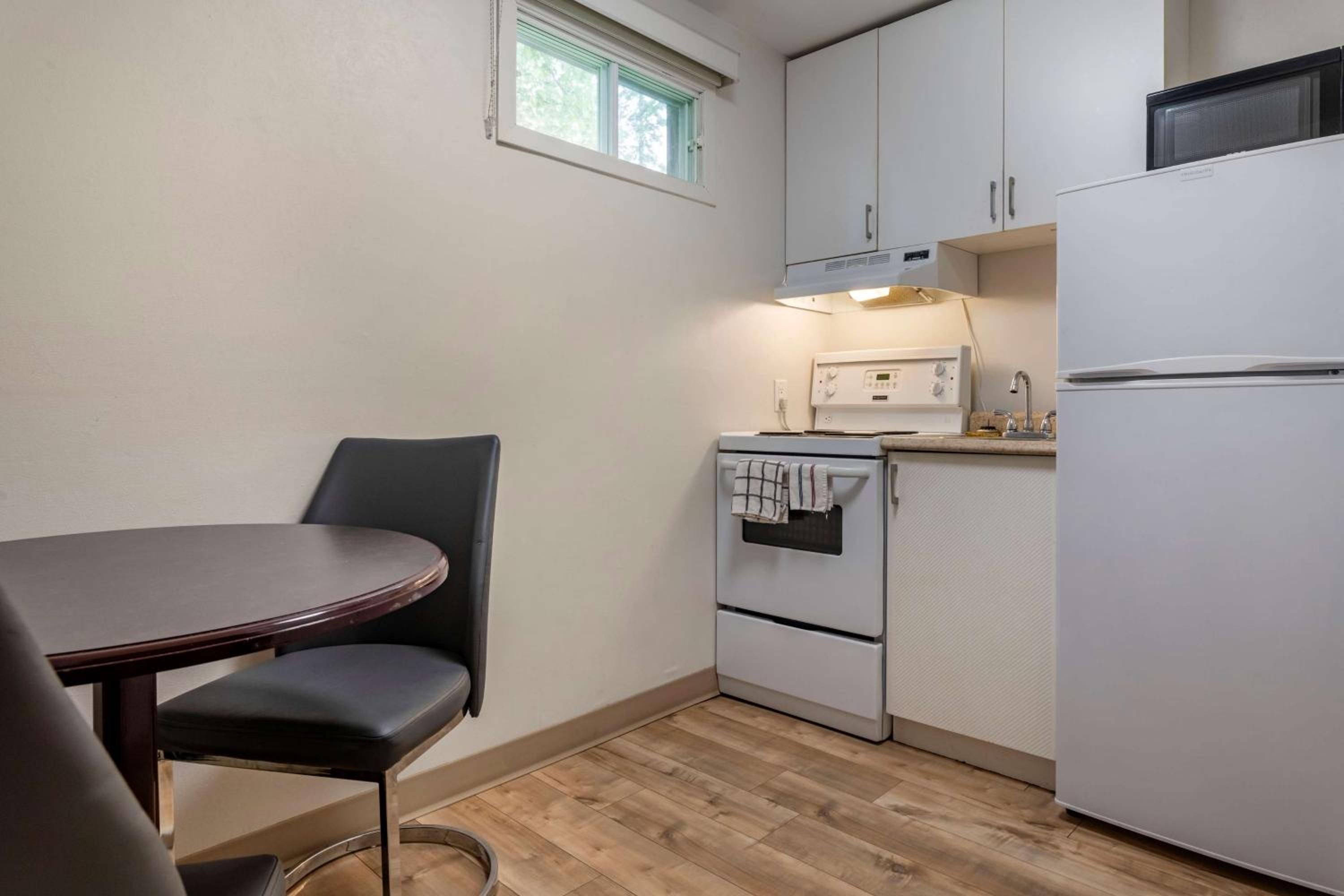 Suite with Two Double Beds and Kitchen - Non-Smoking