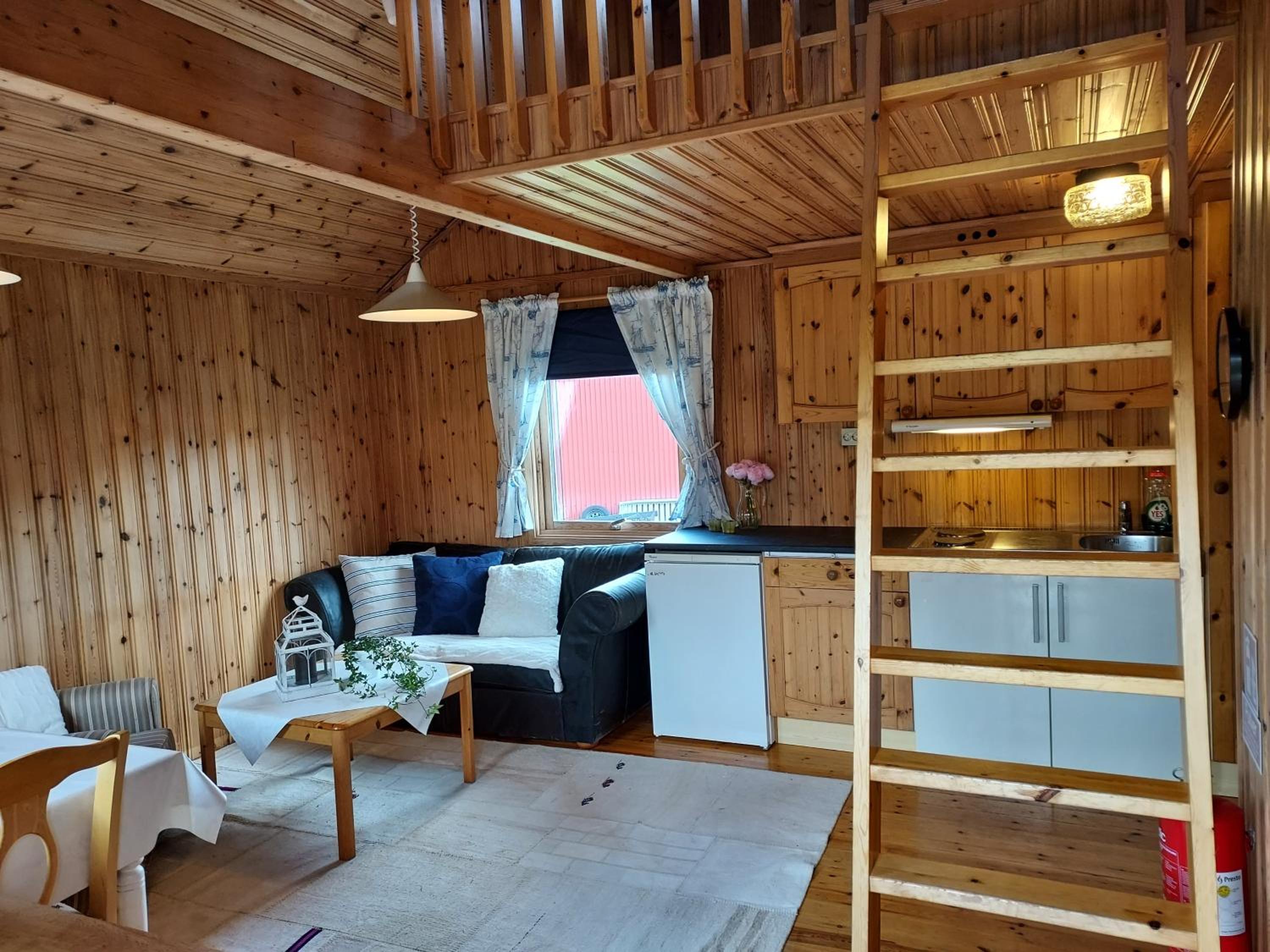Two-Bedroom House - Photo 8