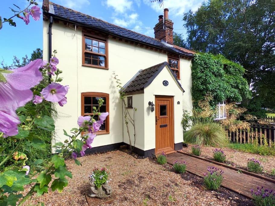 Two-Bedroom House photo 2