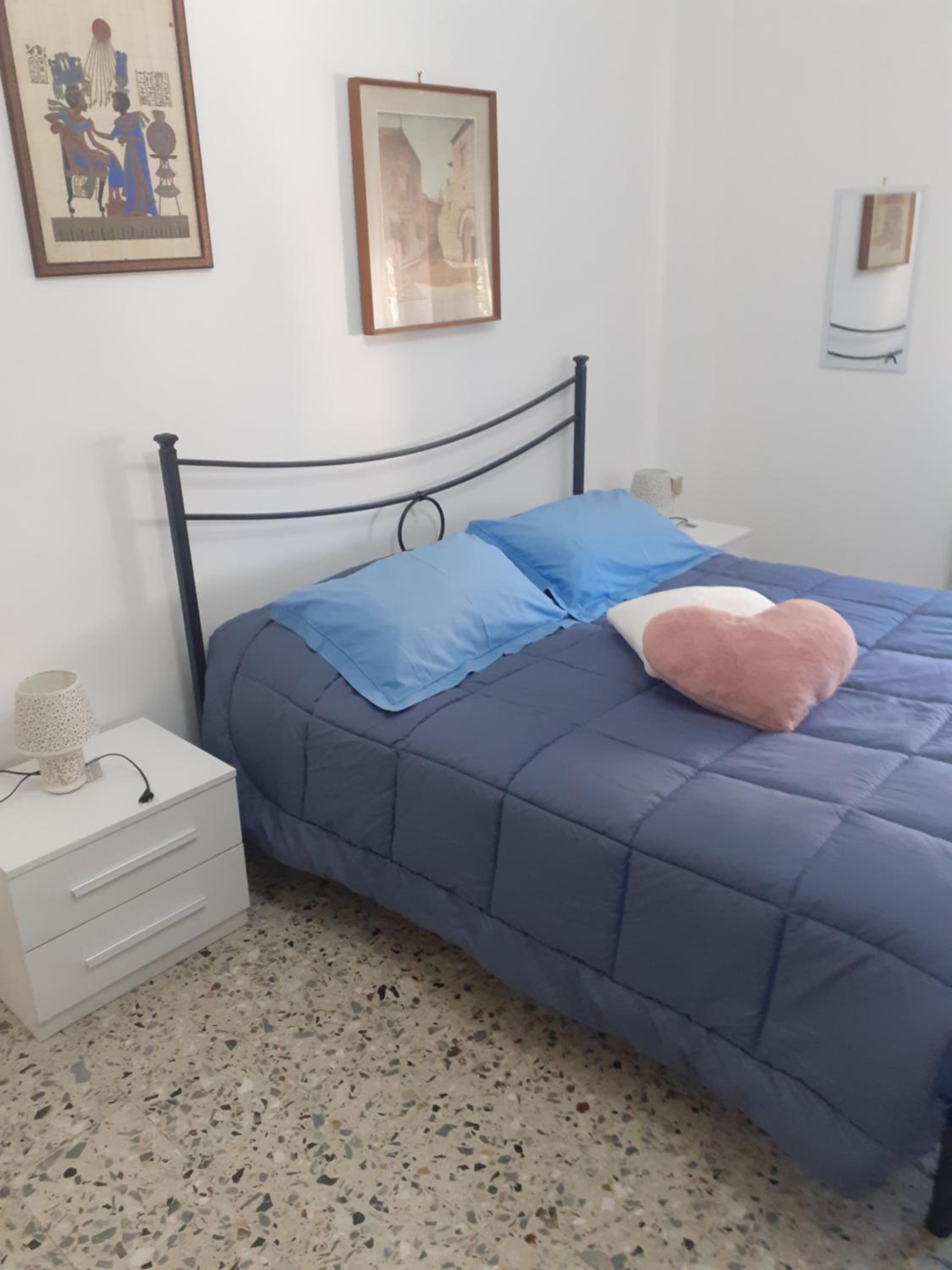 Large Double Room - Photo 15