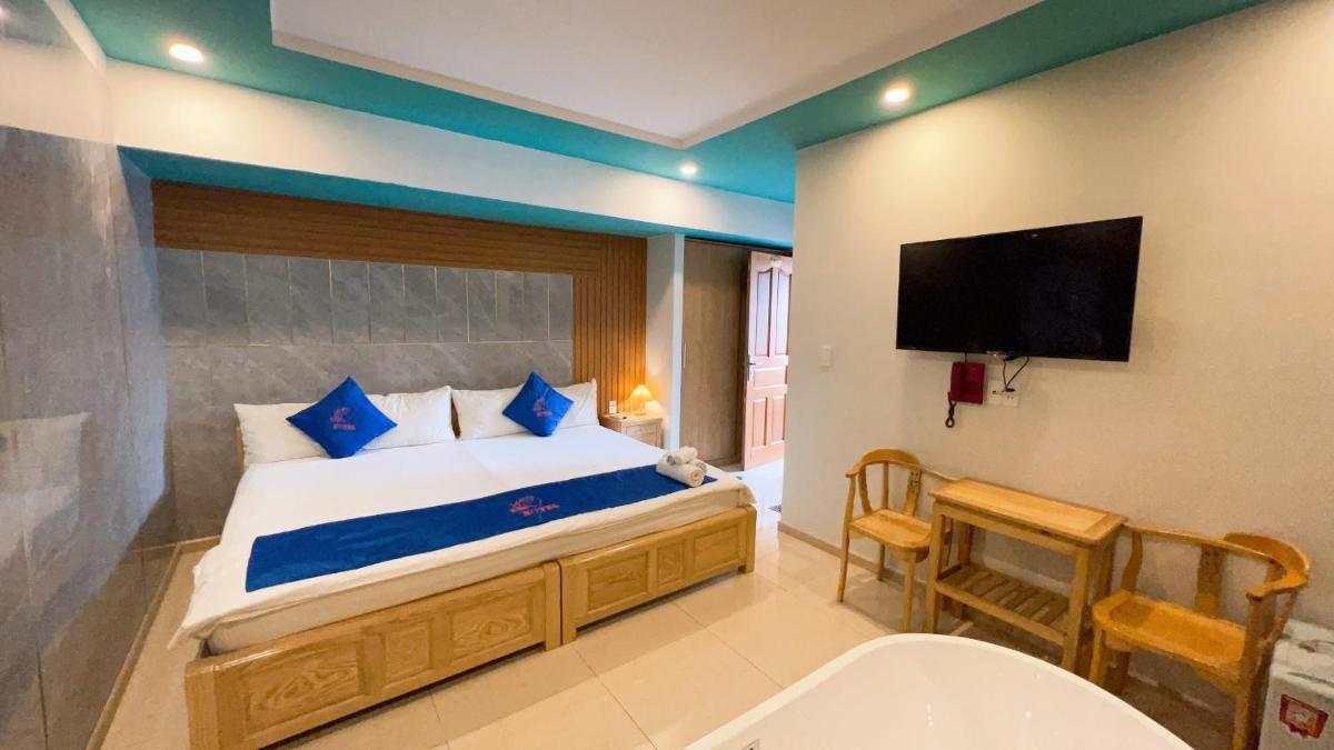 King Room with Spa Bath