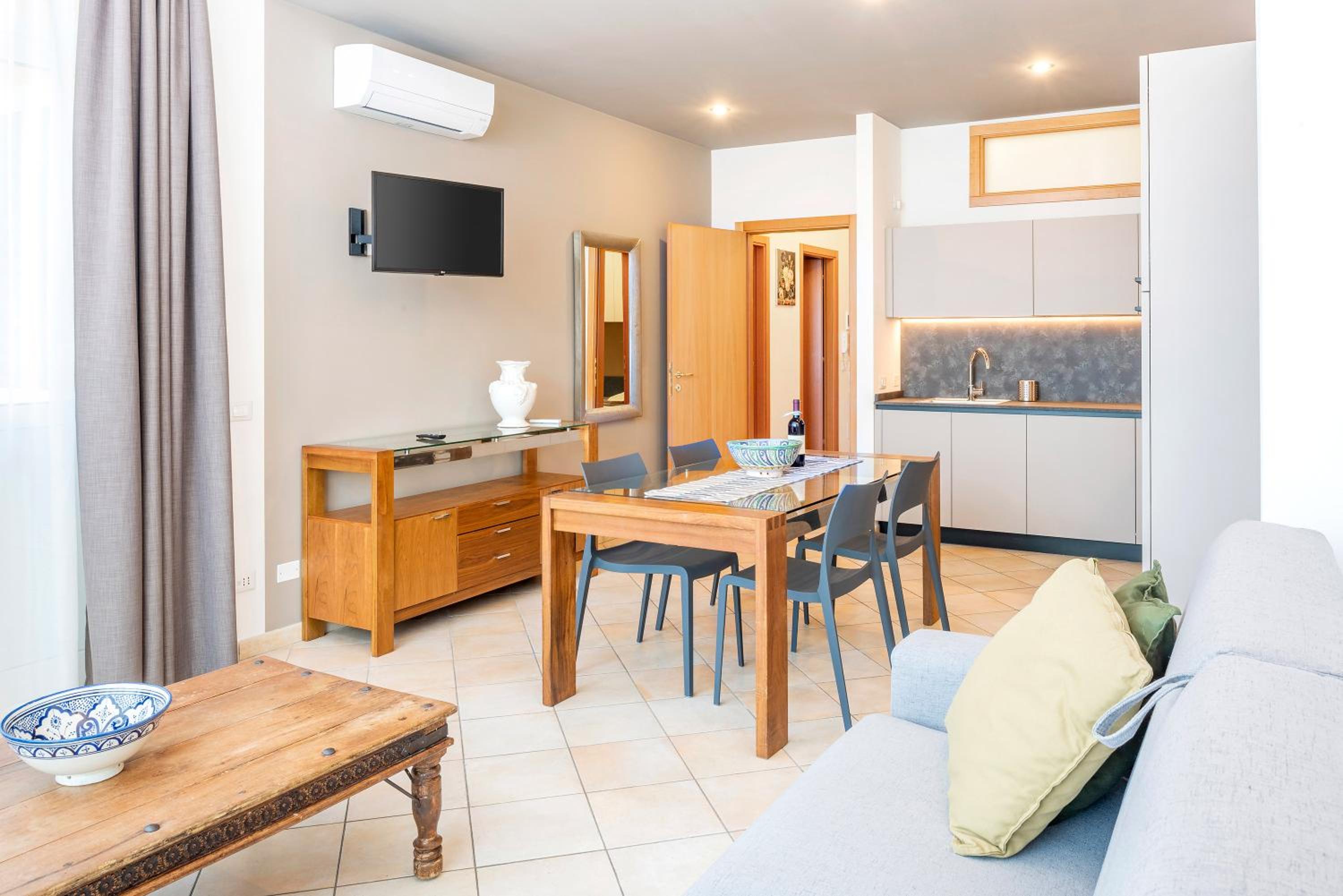 Two-Bedroom Apartment (5 Adults)