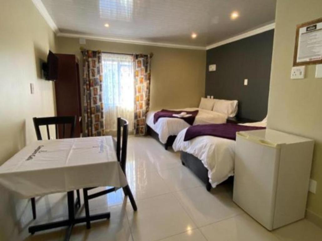 Family Room with Bathroom - Photo 2