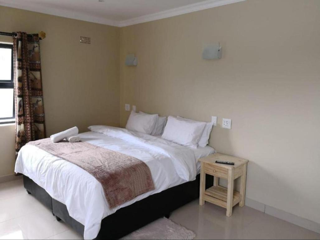 Executive King Room - Photo 7