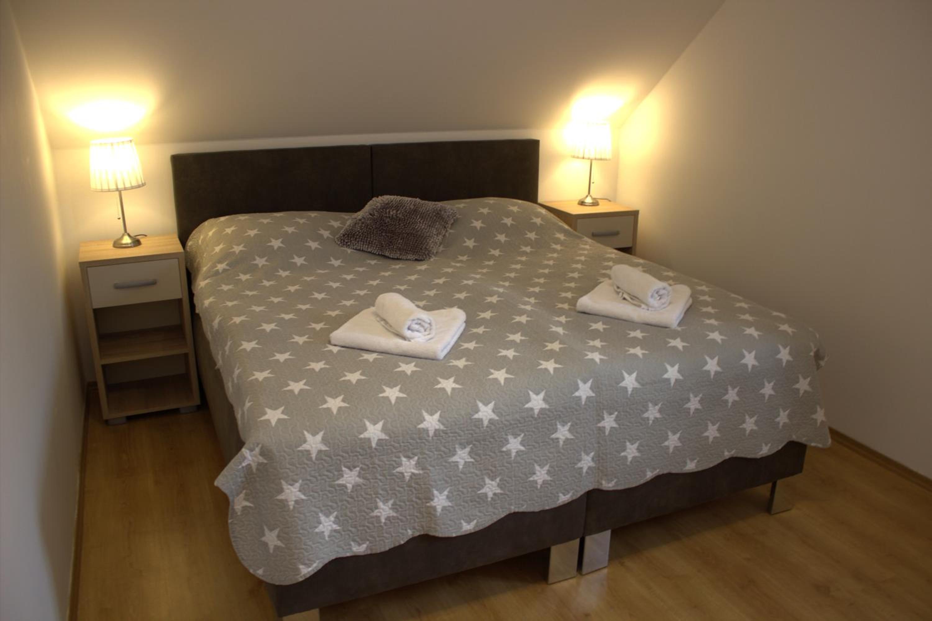 Family Studio - Photo 1