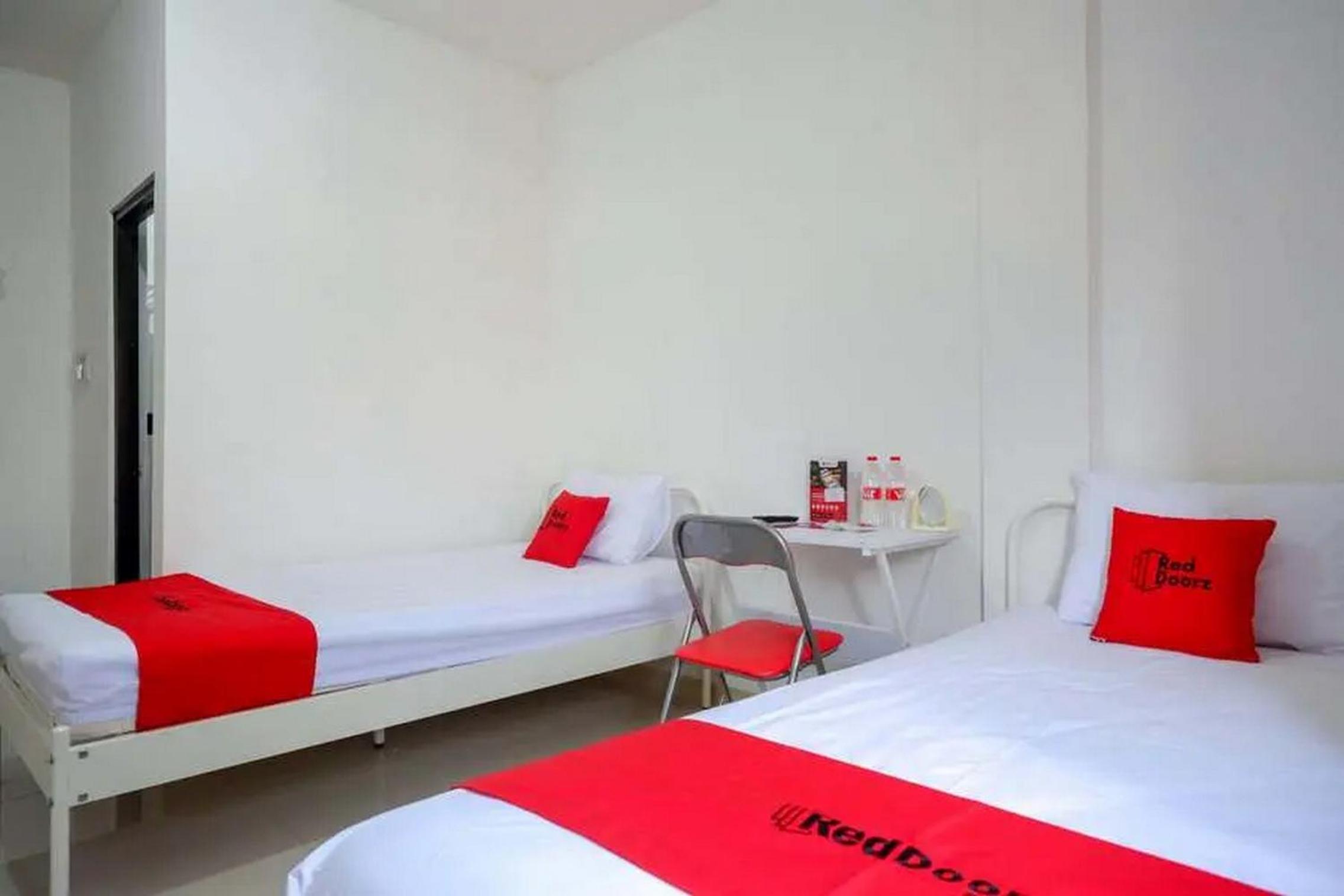 Twin Room - Photo 5
