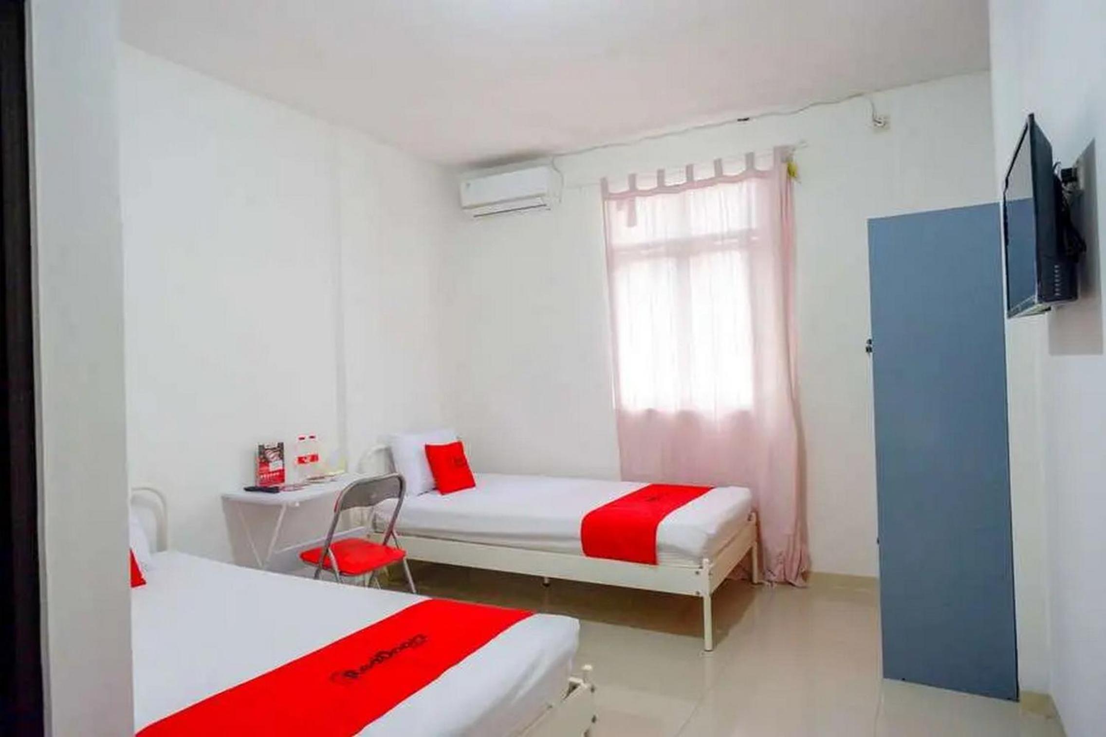 Twin Room - Photo 1