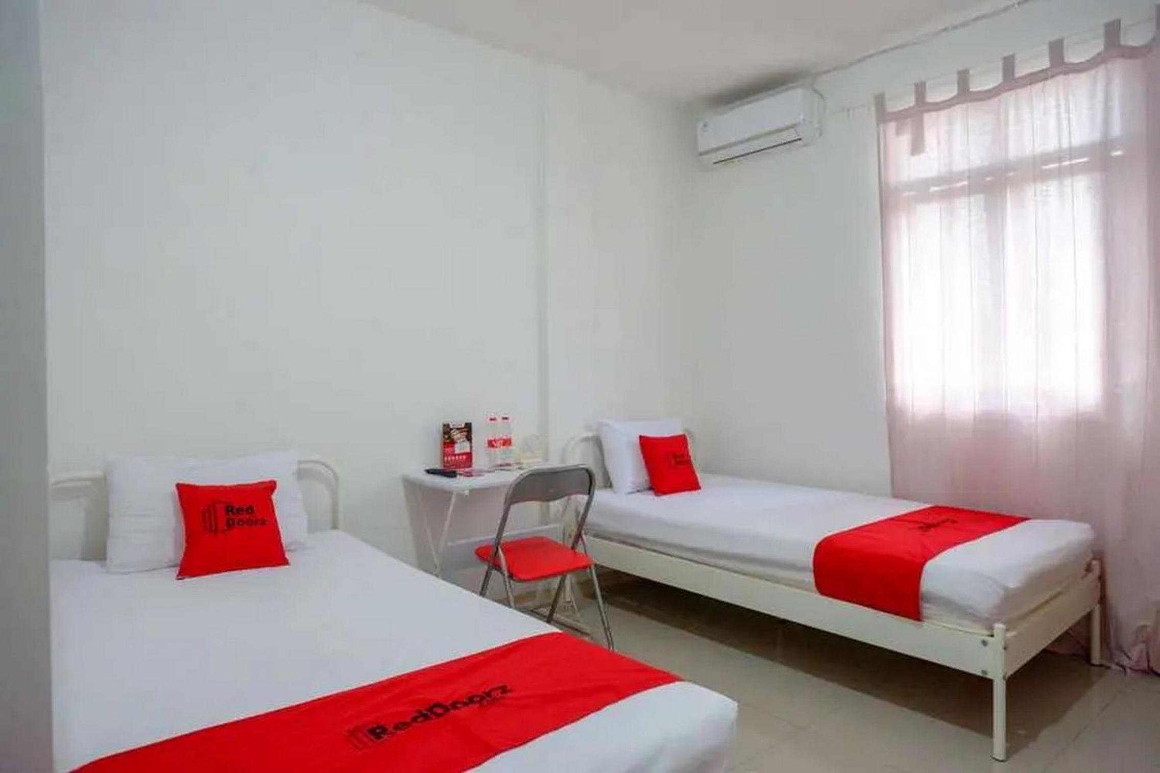 Twin Room - Photo 2