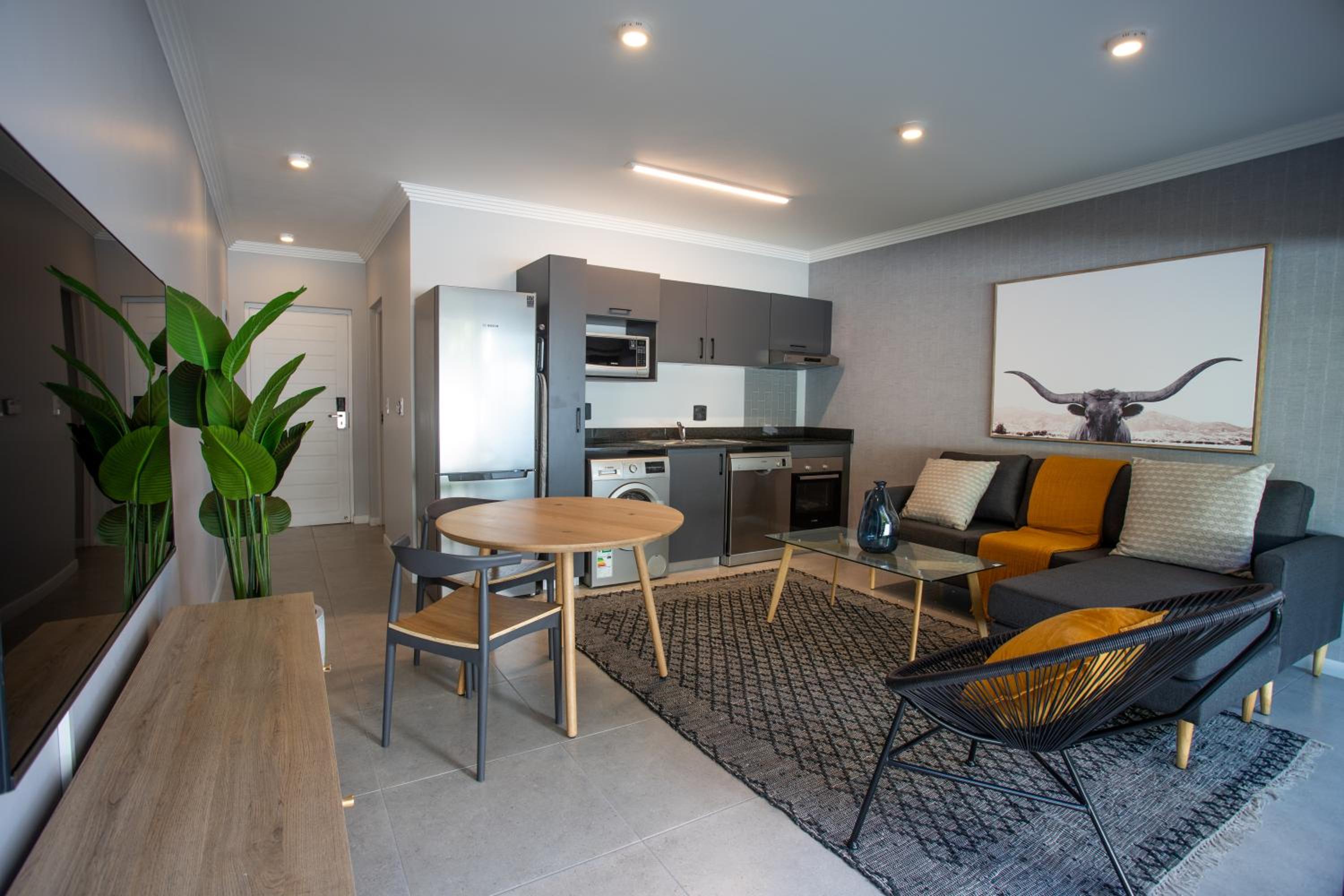 One-Bedroom Apartment - Photo 1