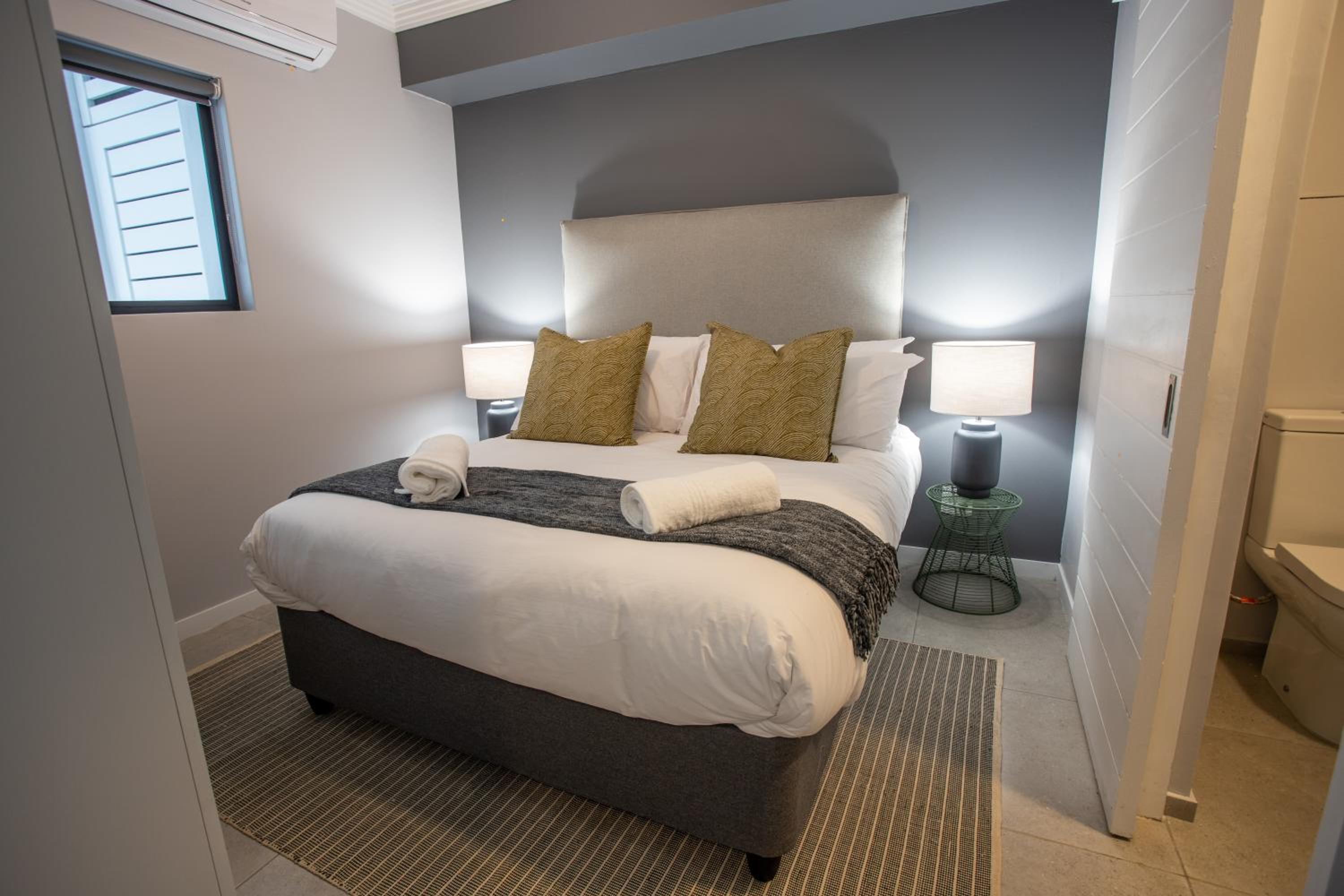 One-Bedroom Apartment - Photo 3