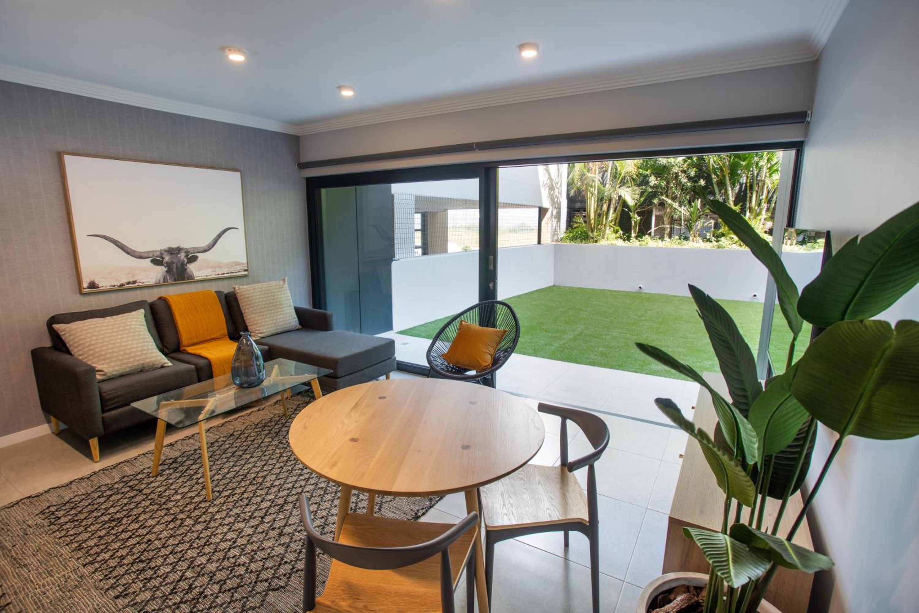 One-Bedroom Apartment - Photo 2