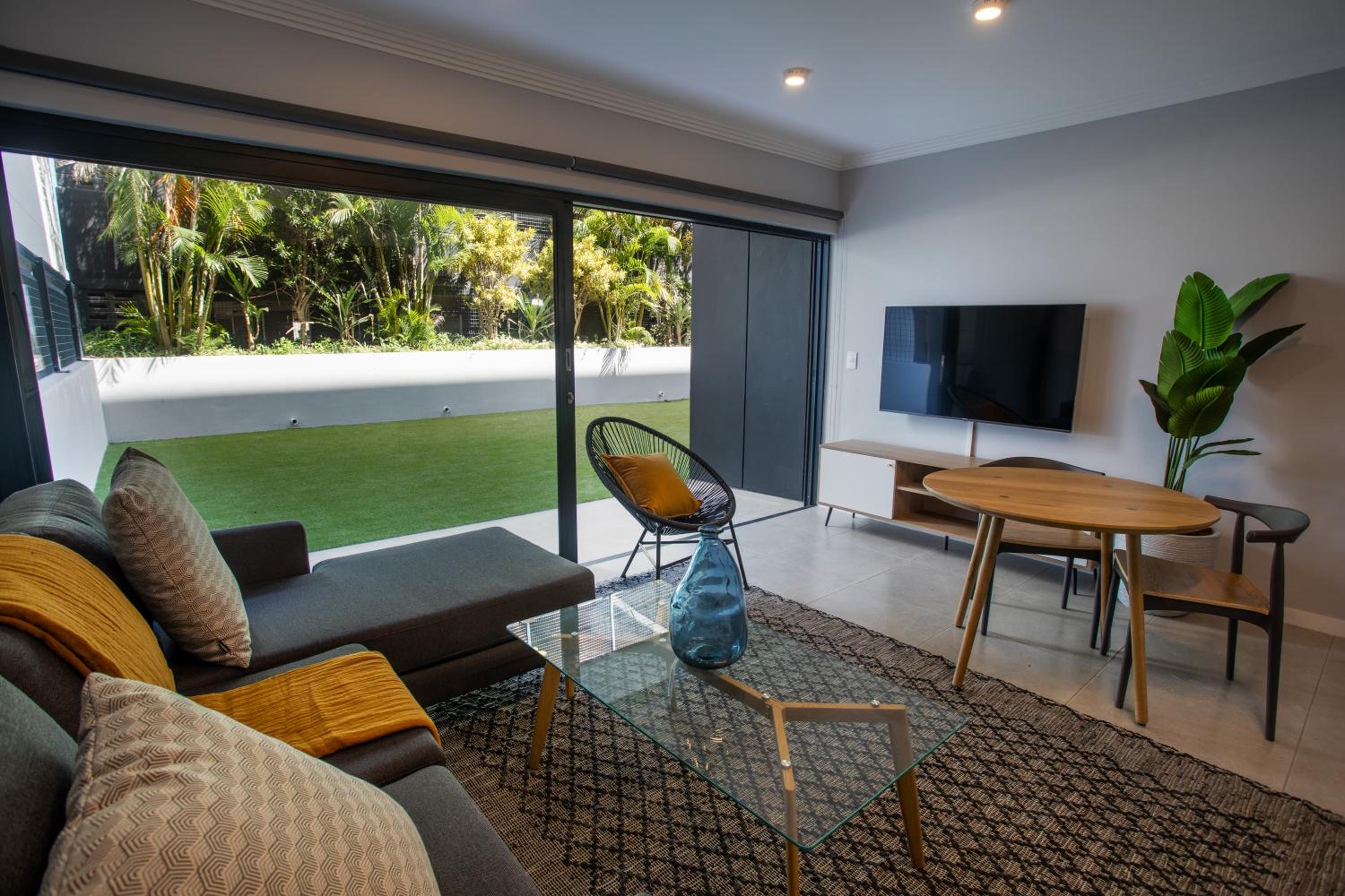 One-Bedroom Apartment - Photo 4