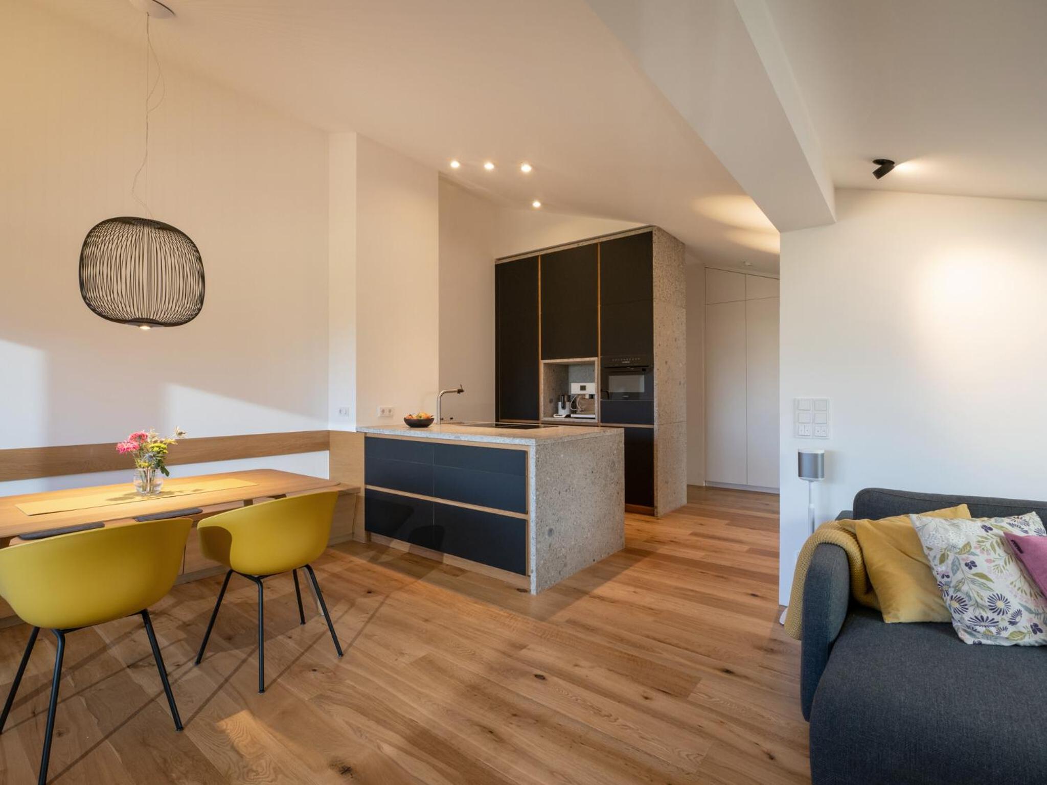 Apartment photo 2