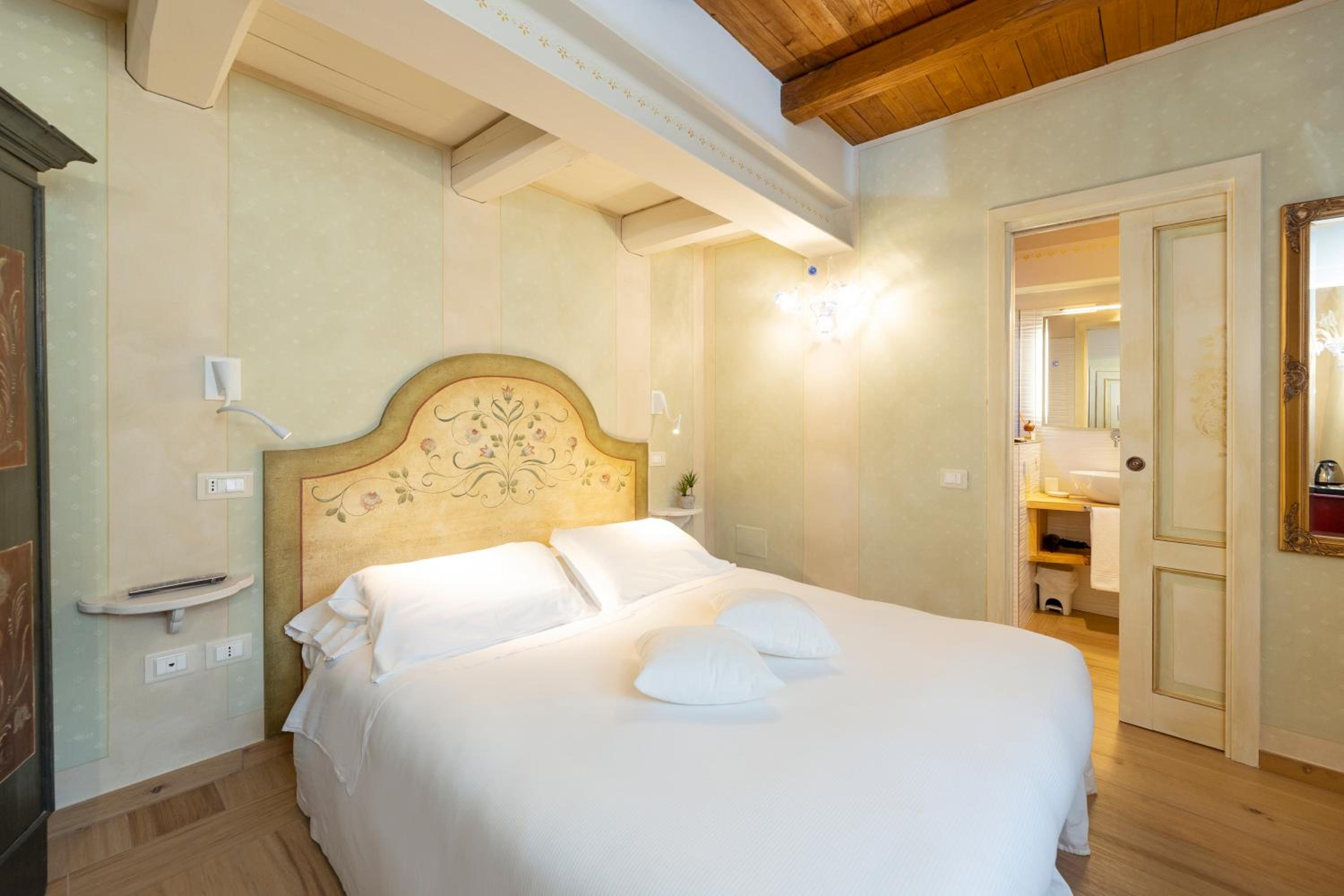 Economy Double or Twin Room - Photo 7