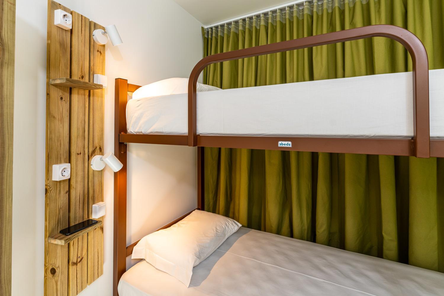 Bed in 8-Bed Mixed Dormitory Room photo 3