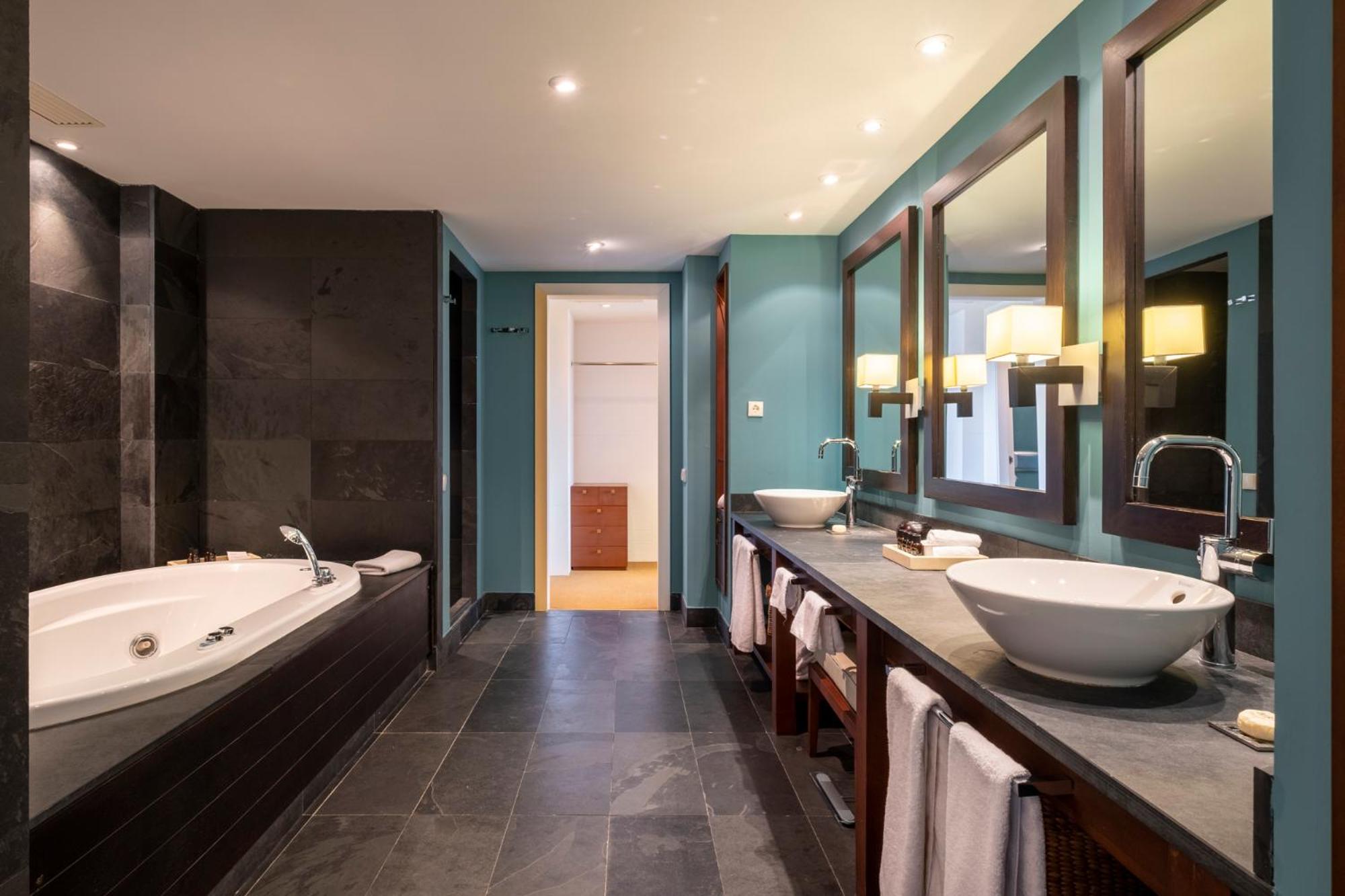 Suite with Terrace - Photo 2