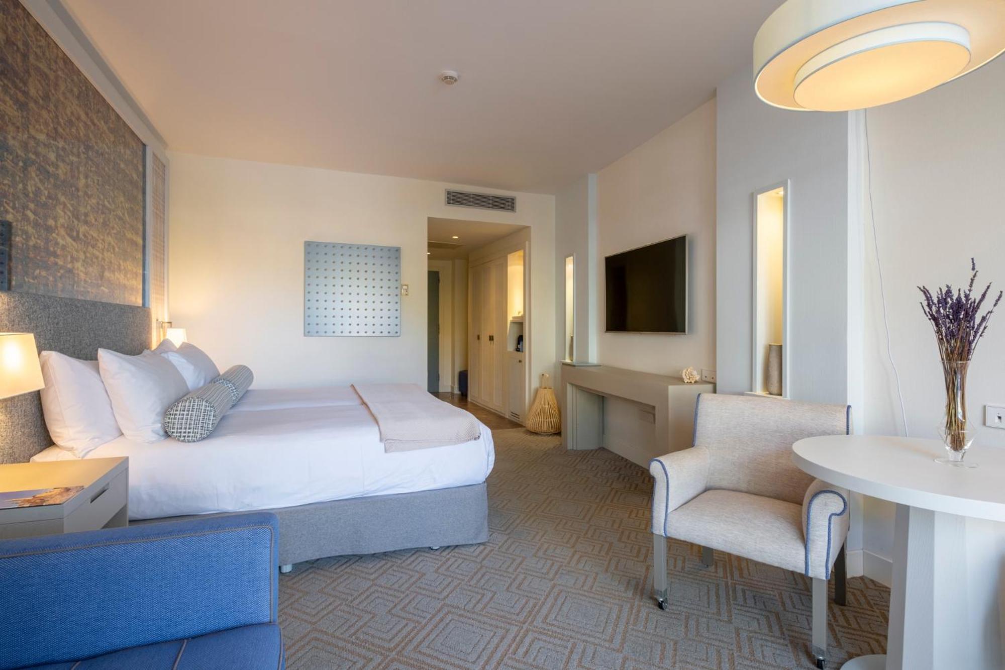 Family Mediterrani Room with Terrace - Photo 4