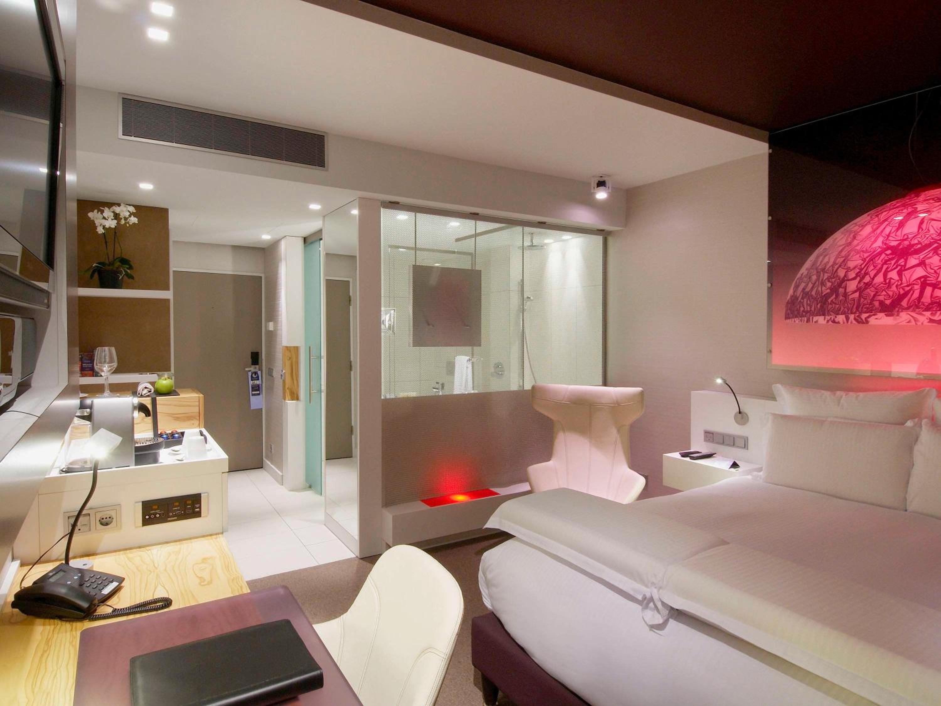 Deluxe Queen Room