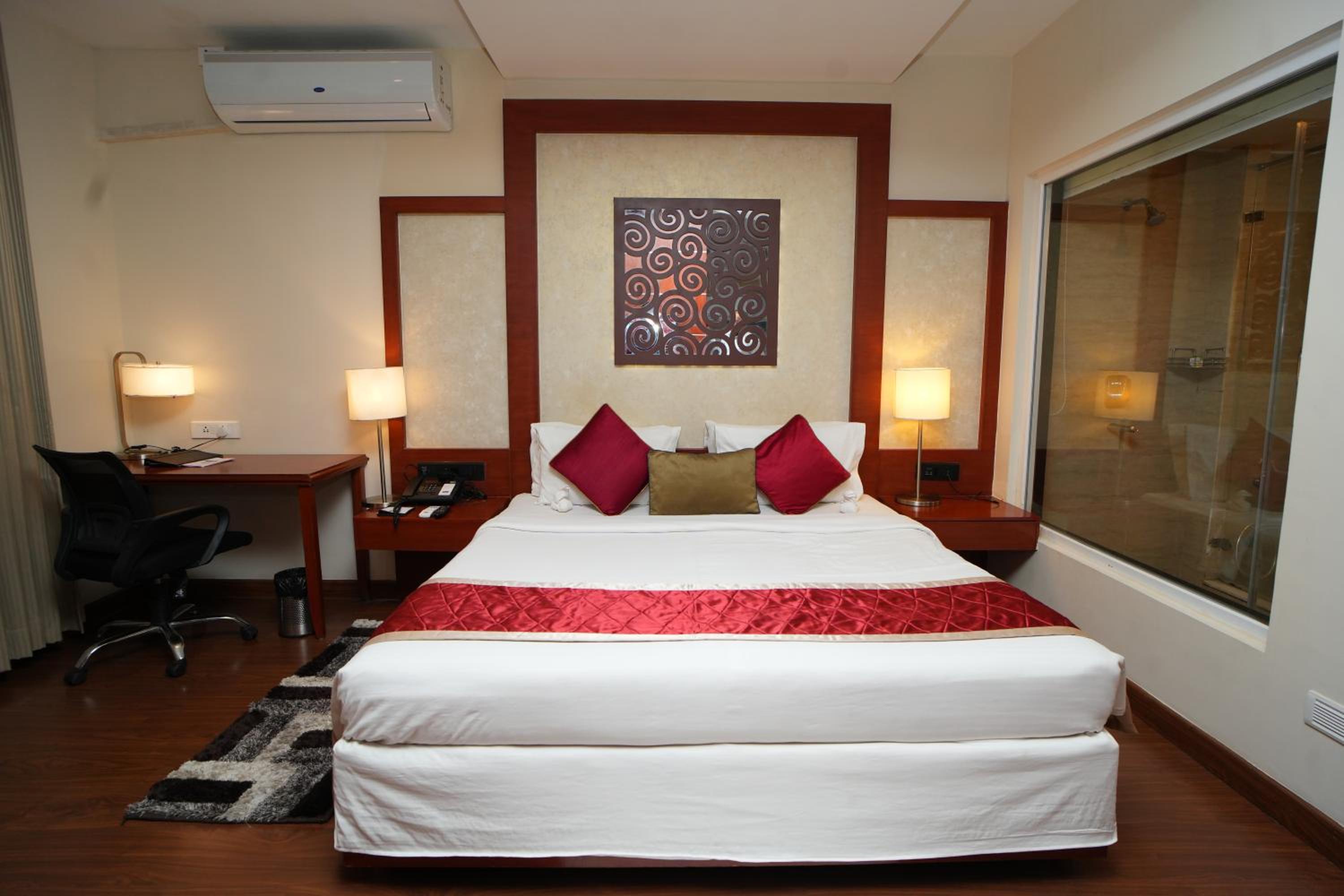 Executive Suite Room - Photo 8