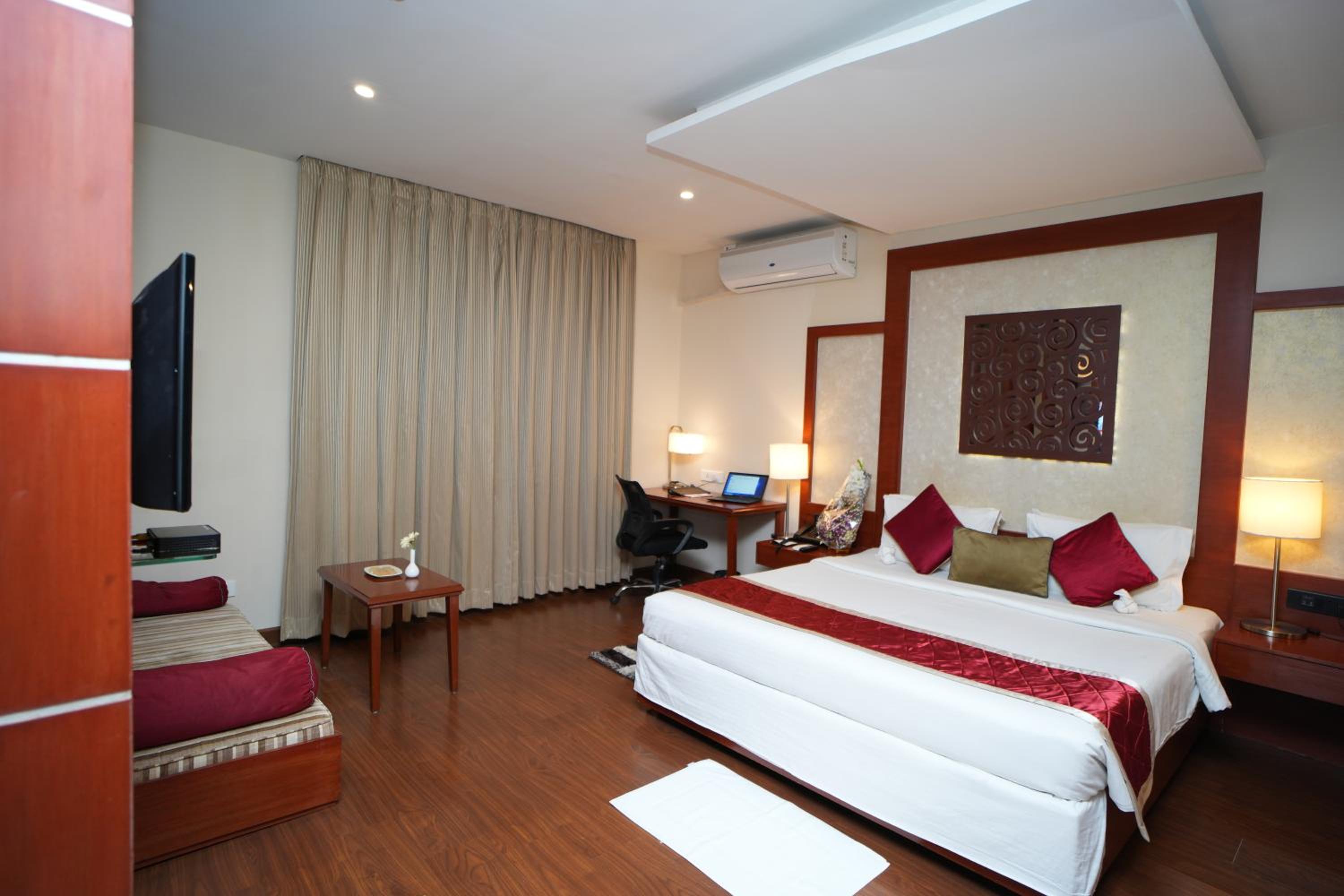 Deluxe Room - Photo 5