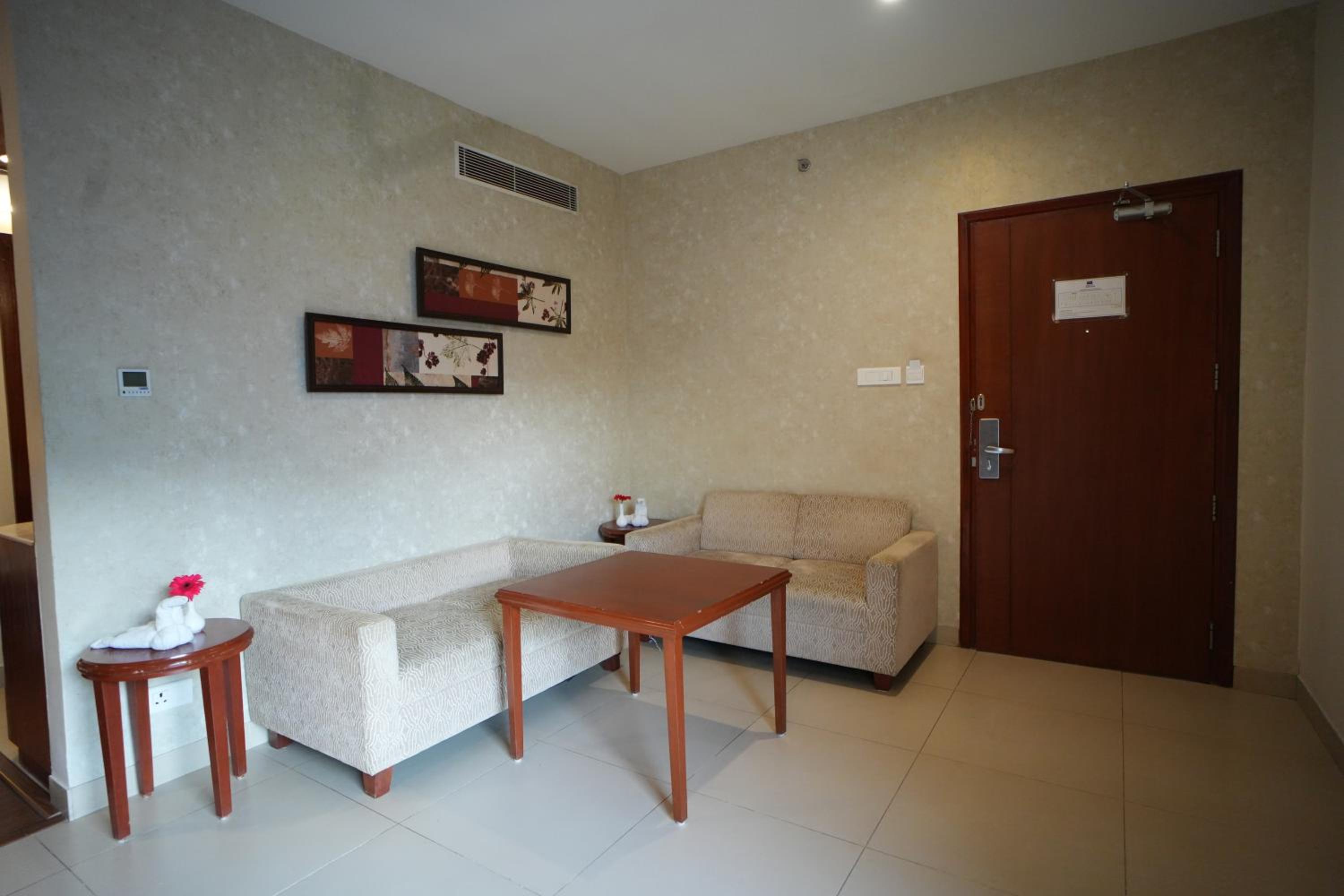 Executive Suite Room - Photo 7
