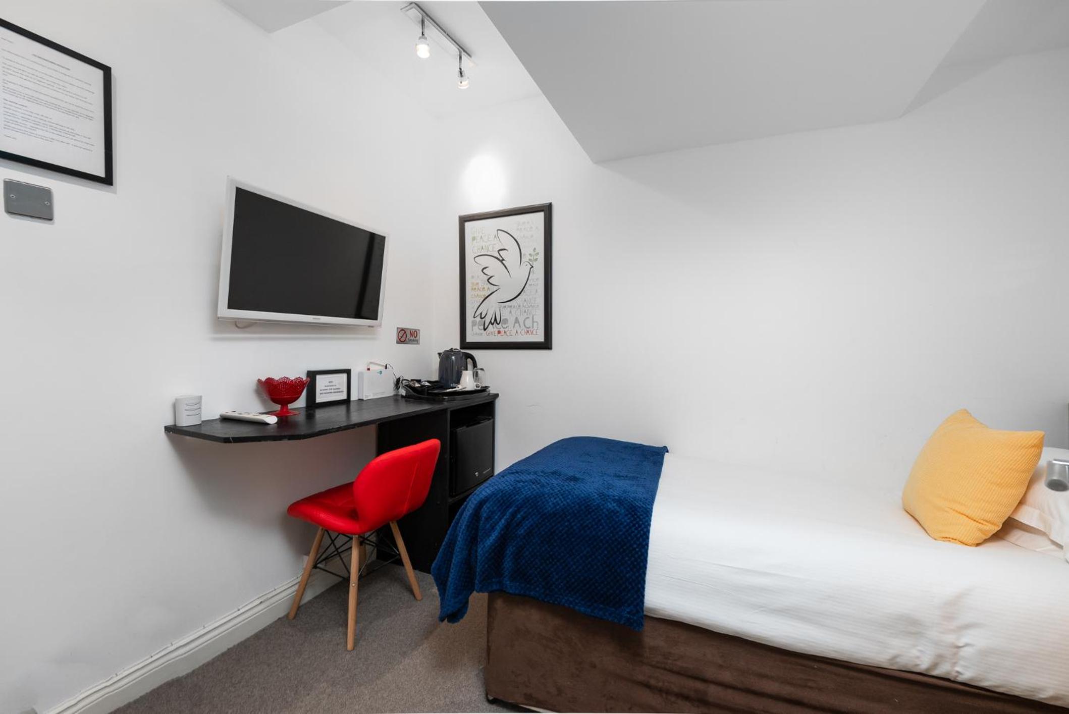 Budget Single Room photo 2